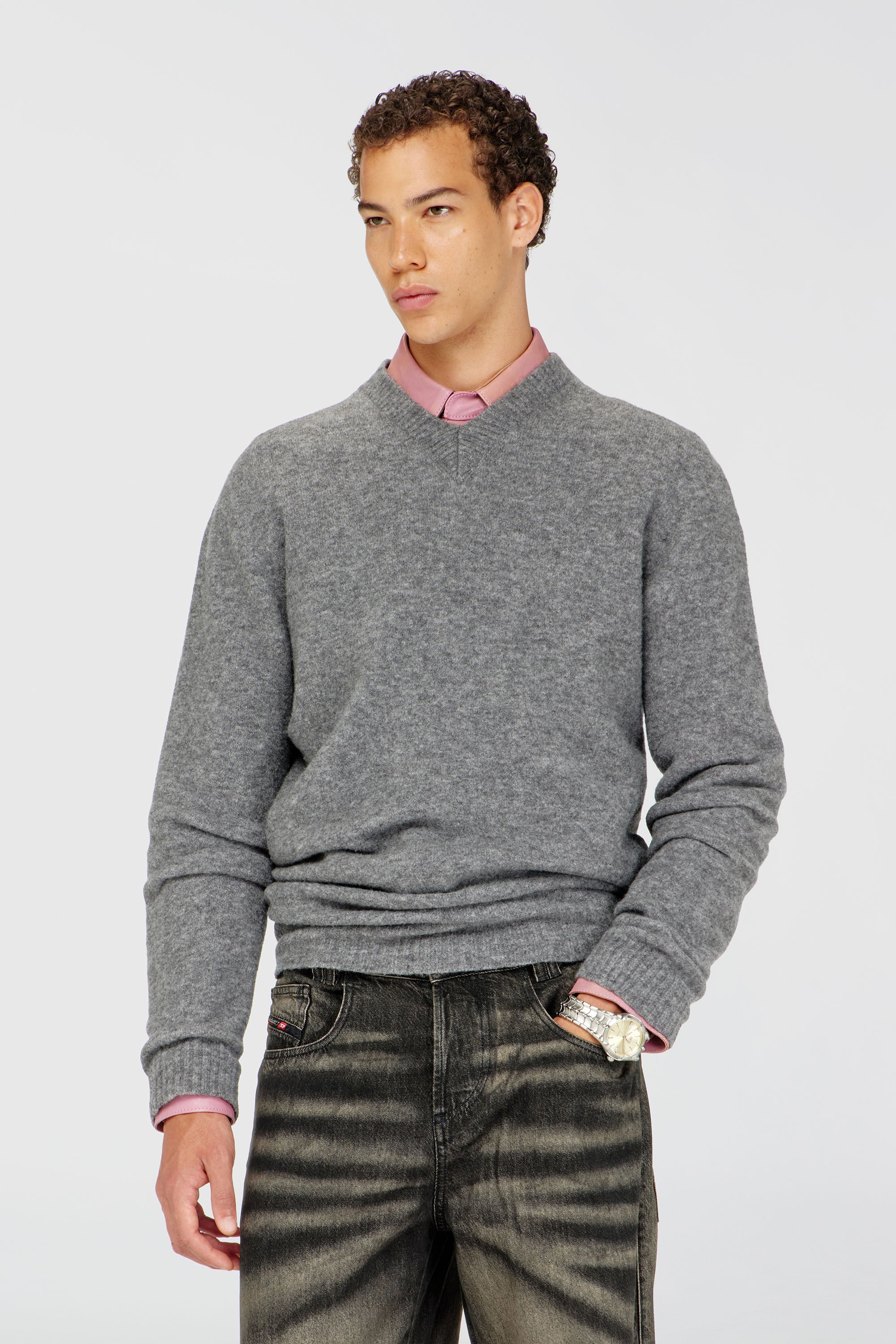 Diesel - K-ANDIE, Pull en maille foul&eacute;e froiss&eacute;e &agrave; col en V Homme in Gris - 1