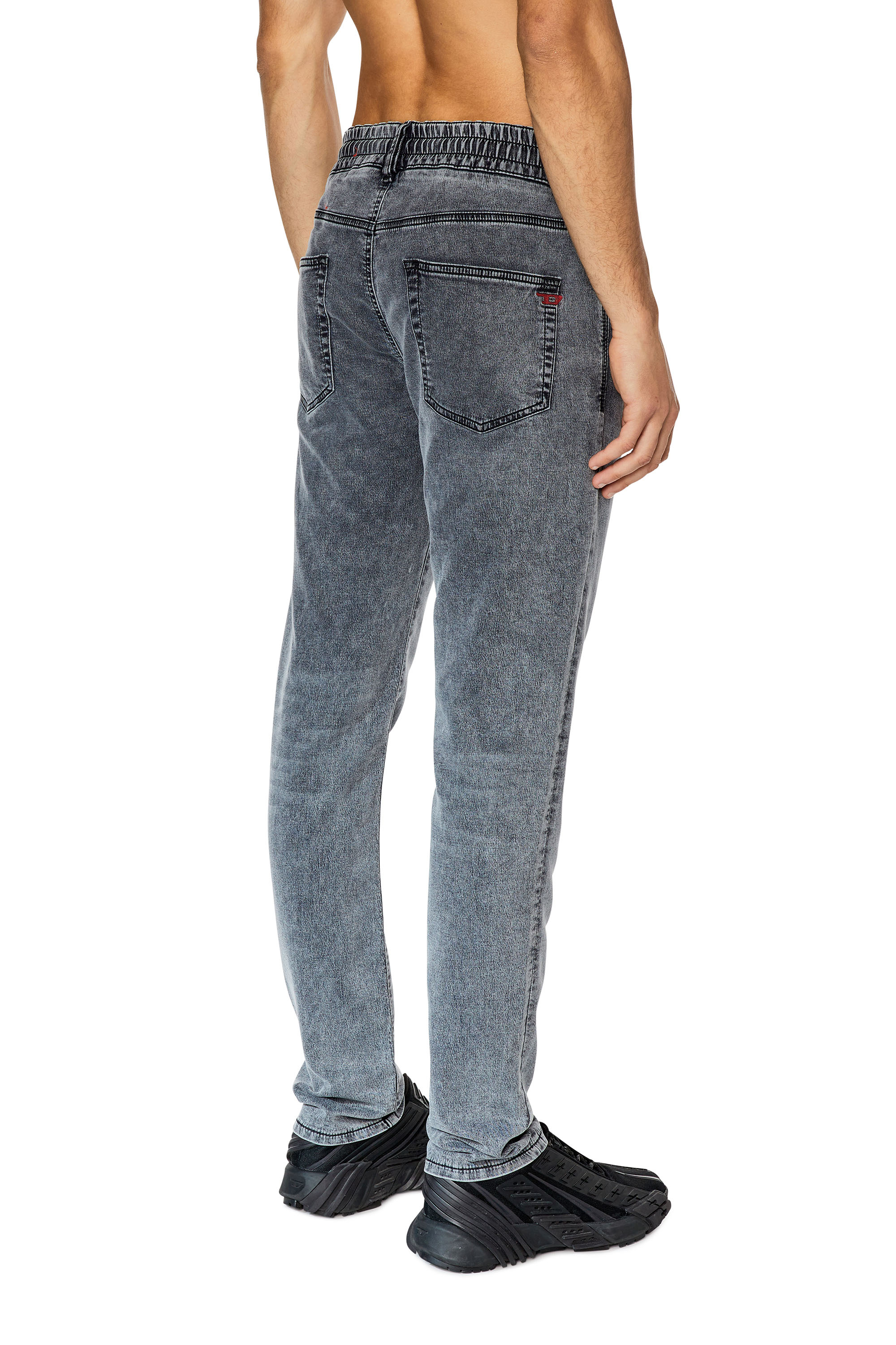 Diesel - D-Strukt JoggJeans® 068DW Slim, Gris Clair - Image 2