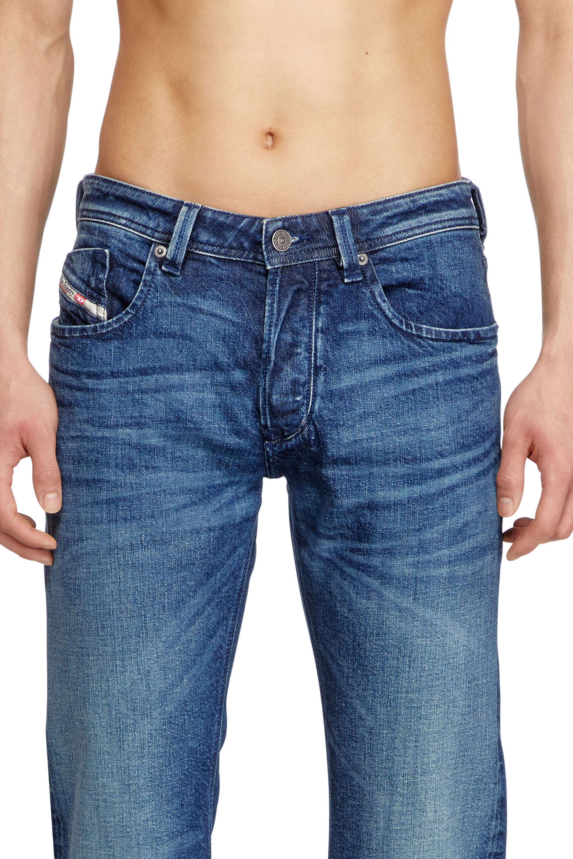 Diesel - Regular Jeans 1985 Larkee 09L51 Homme, Bleu Foncé - Image 5