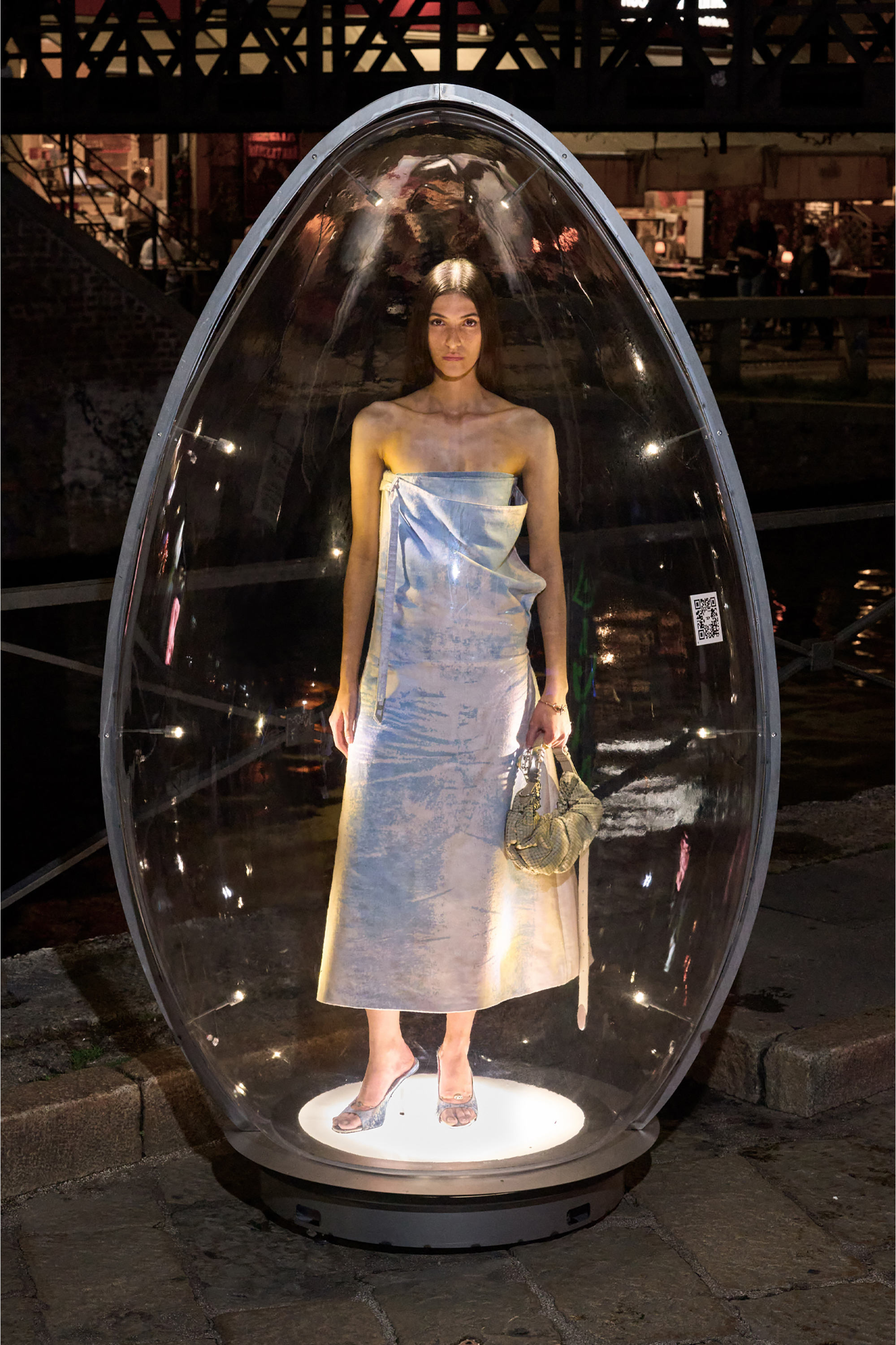 Diesel - GRAB-D HOBO S, Grab-D-Sac hobo froiss&eacute; en cuir textur&eacute; Femme in Beige - 6