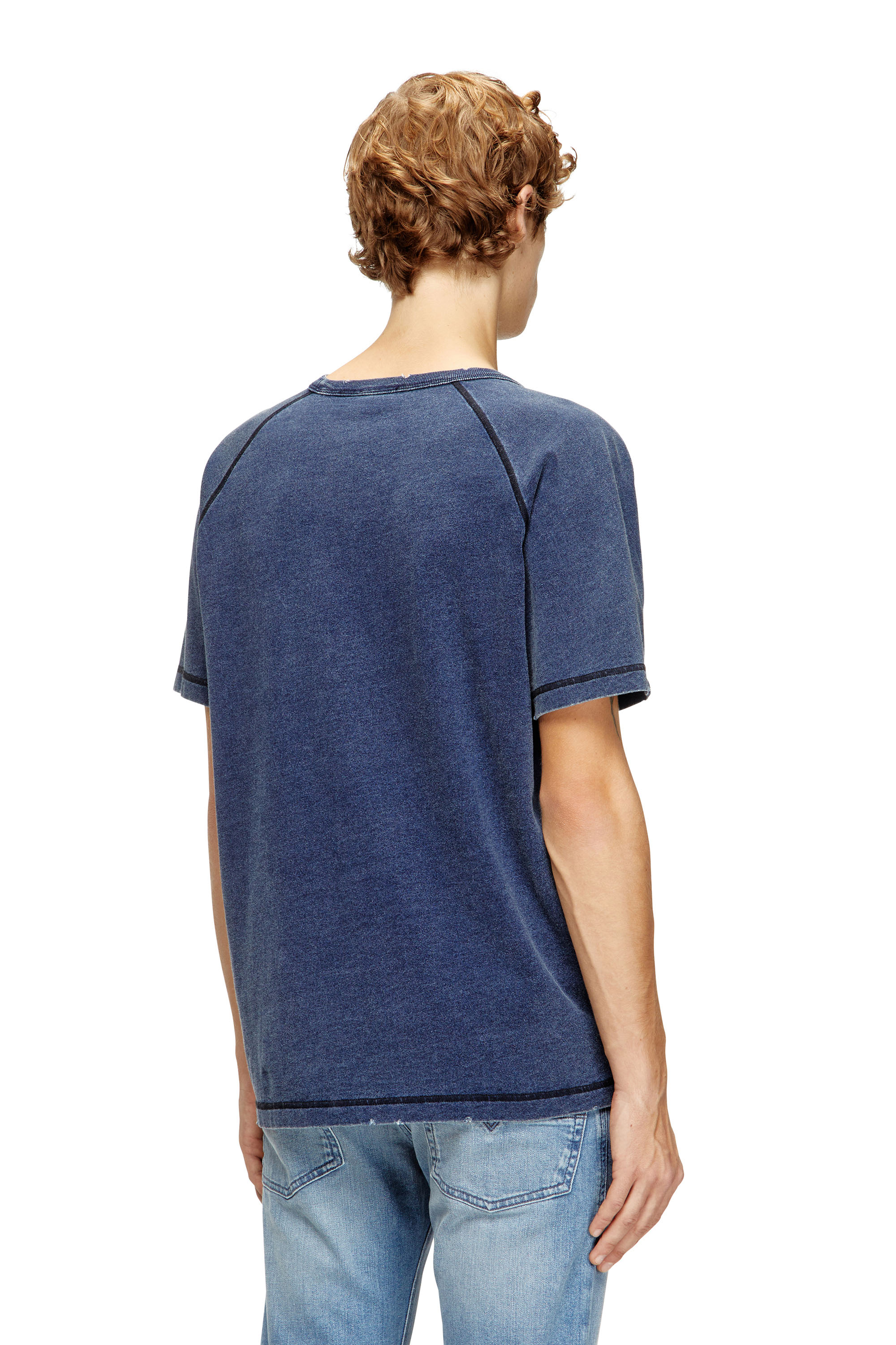 Diesel - T-ADJIND-NEW, T-shirt détériorée avec effet denim Homme in Bleu - 4