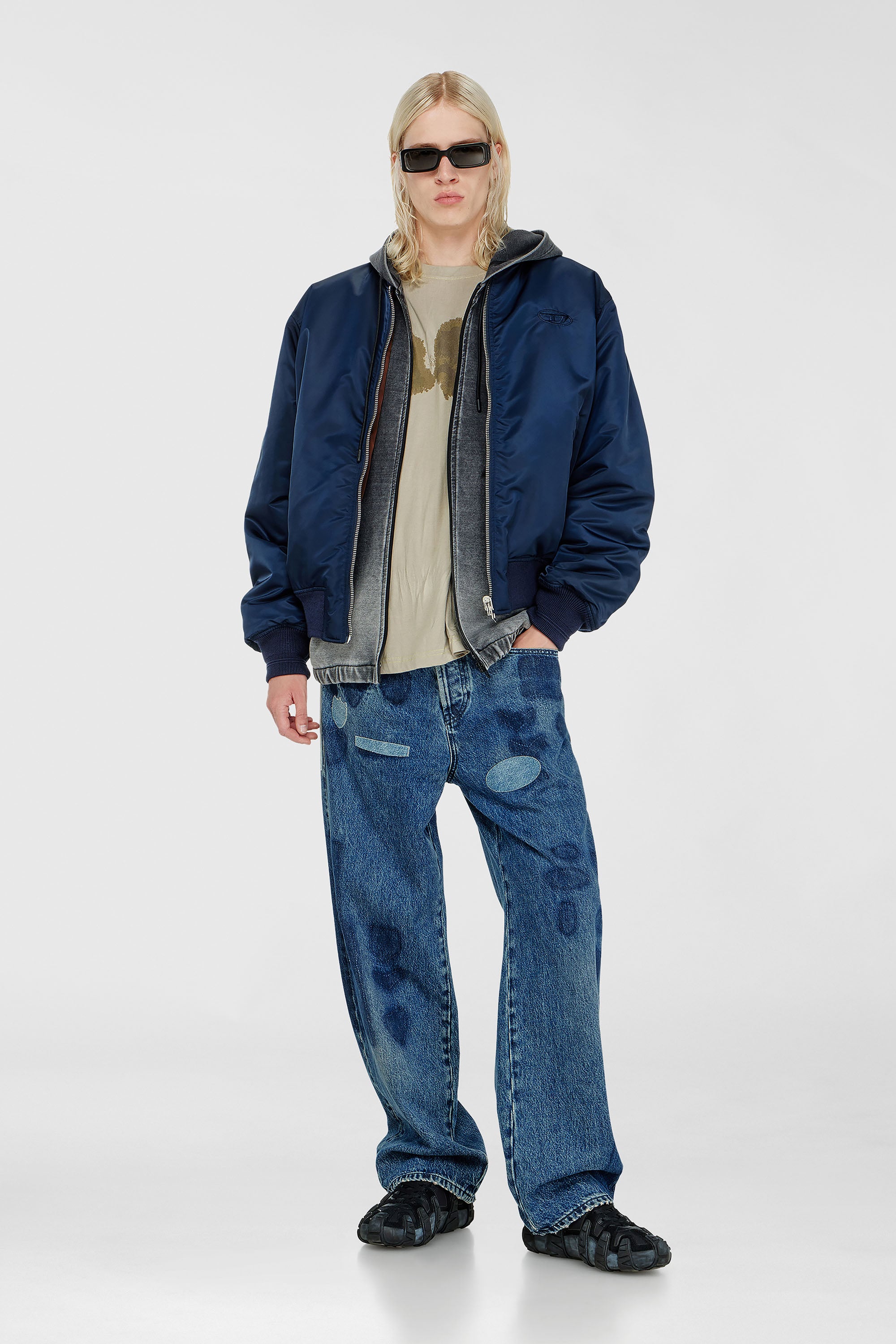 Diesel - W-TYPE-D1, Blouson aviateur rembourr&eacute; avec broderie Oval D Homme in Bleu - 1