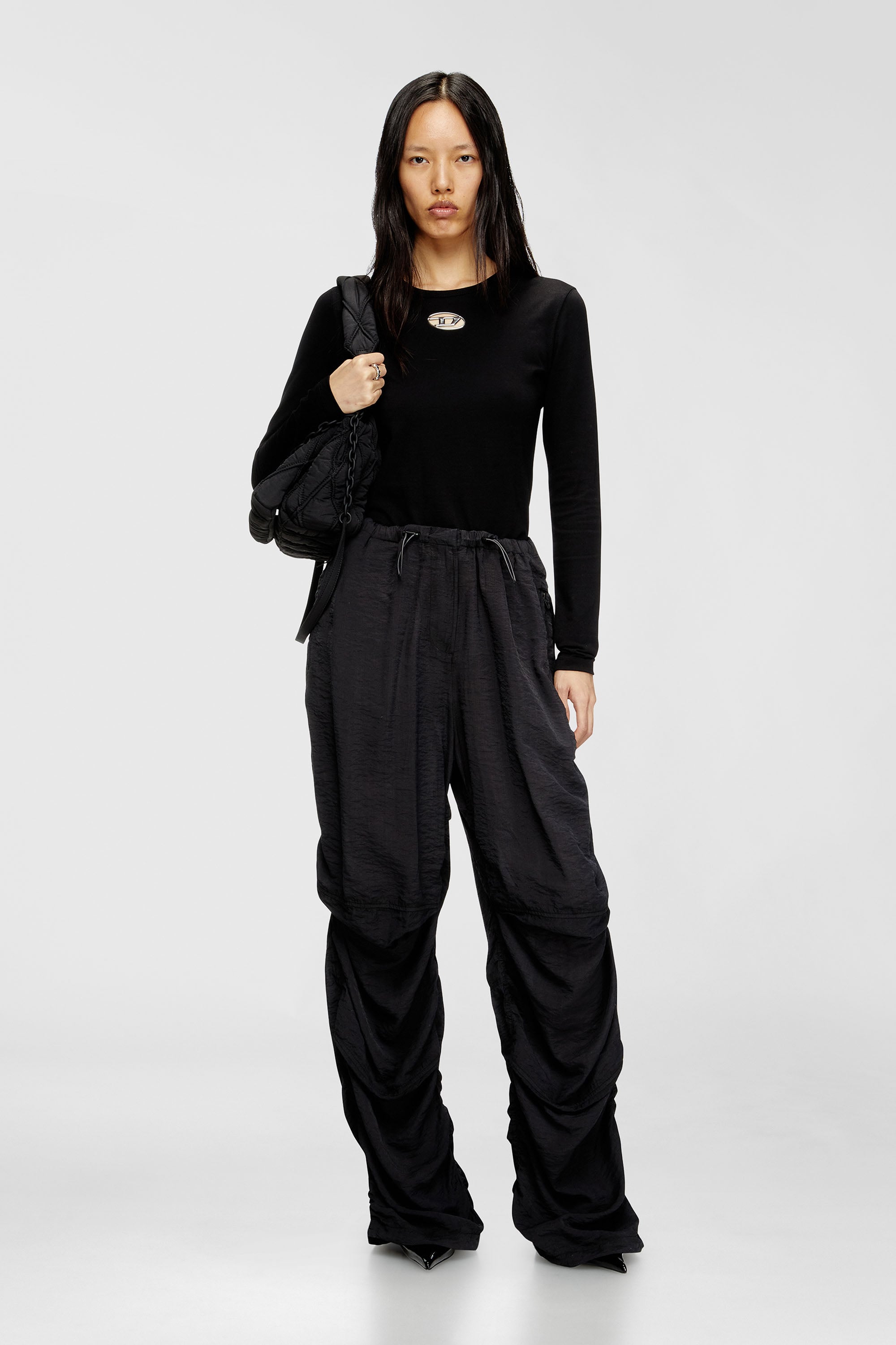 Diesel - T-UNCUTIE-LONG-LS-OD, Haut &agrave; manches longues avec cut-out Oval D Femme in Noir - 2
