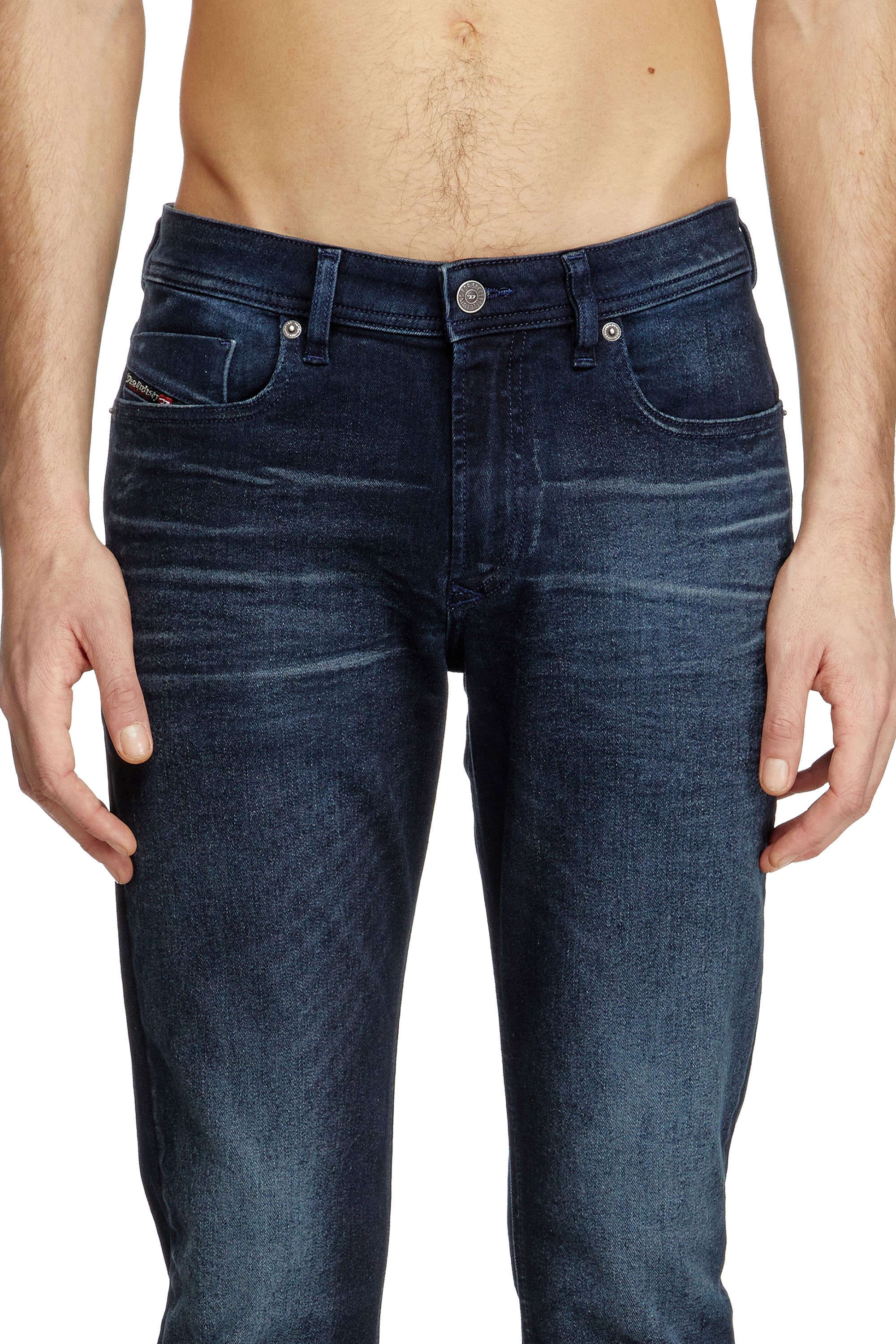 Diesel - Skinny Jeans 1979 Sleenker 0BMBU Homme, Bleu Foncé - Image 4