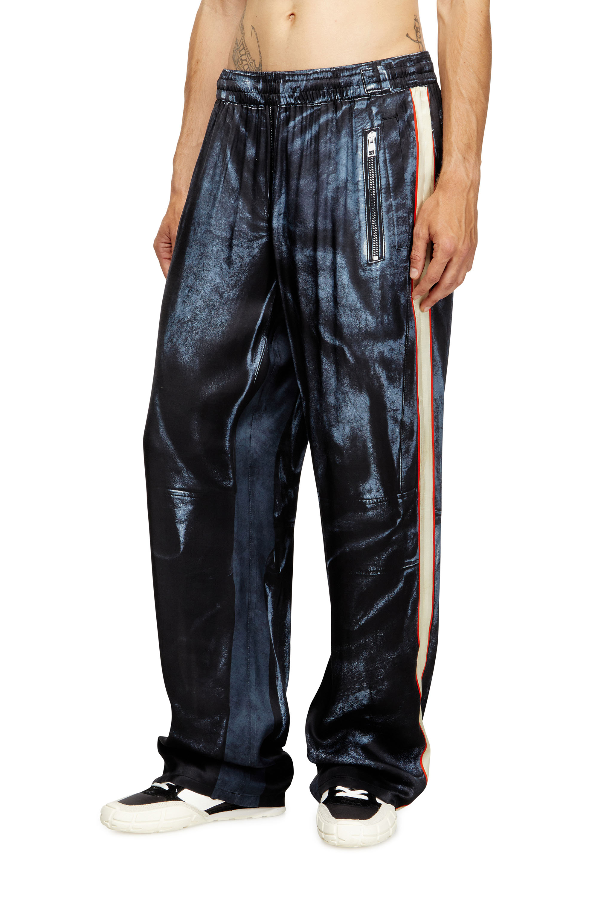 Diesel - P-THECKS-NMAN, Pantalon en viscose à imprimé de motard Homme in ToBeDefined - 1