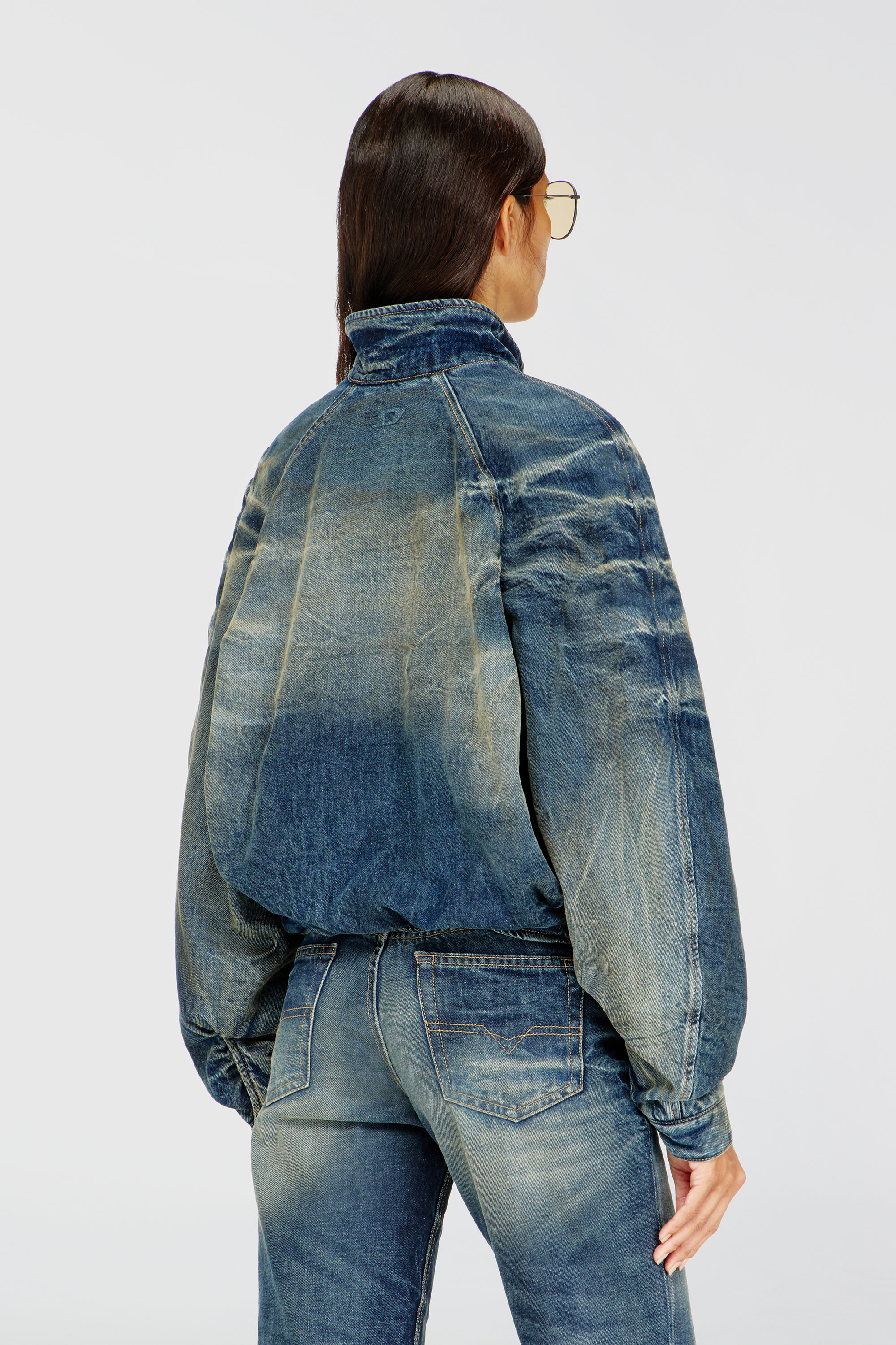 Diesel - DE-BARUS-FSJ1, Veste matelass&eacute;e en denim froiss&eacute; effet us&eacute; Femme in Bleu - 4