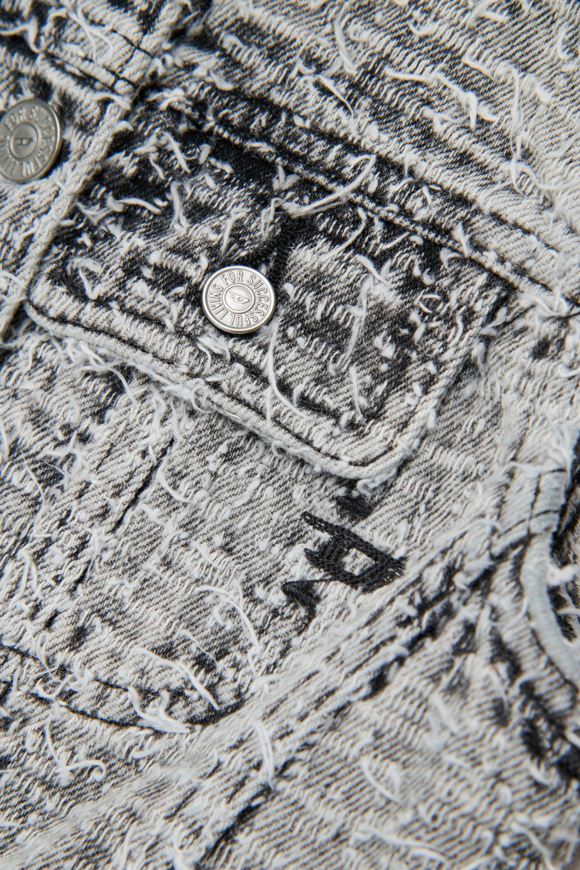 Diesel - JSLIMMY-SM-J, Veste en denim &agrave; texture effiloch&eacute;e Femme in Gris - 4