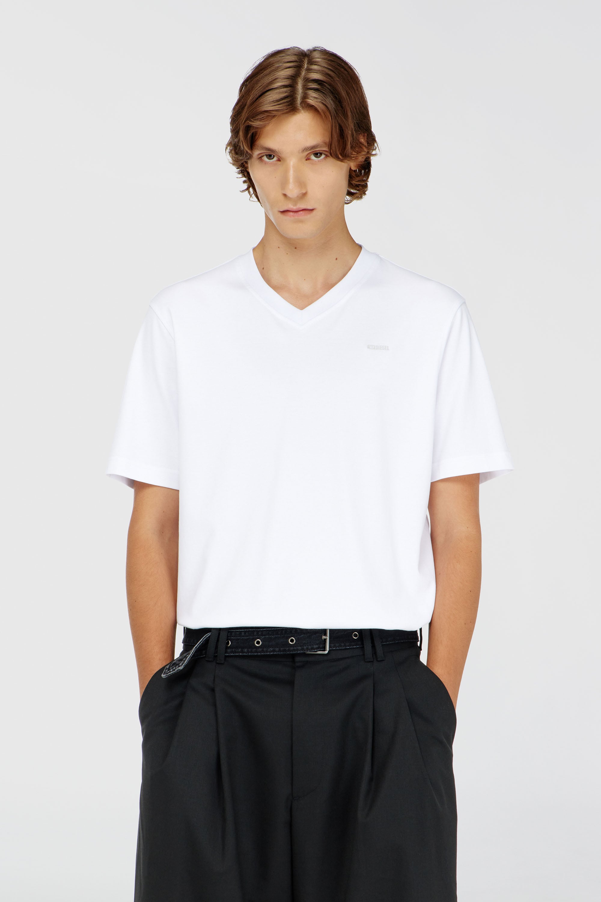 Diesel - T-ADJUST-V-MICRODIV, T-shirt &agrave; col en V avec micro logo brod&eacute; Homme in Blanc - 1
