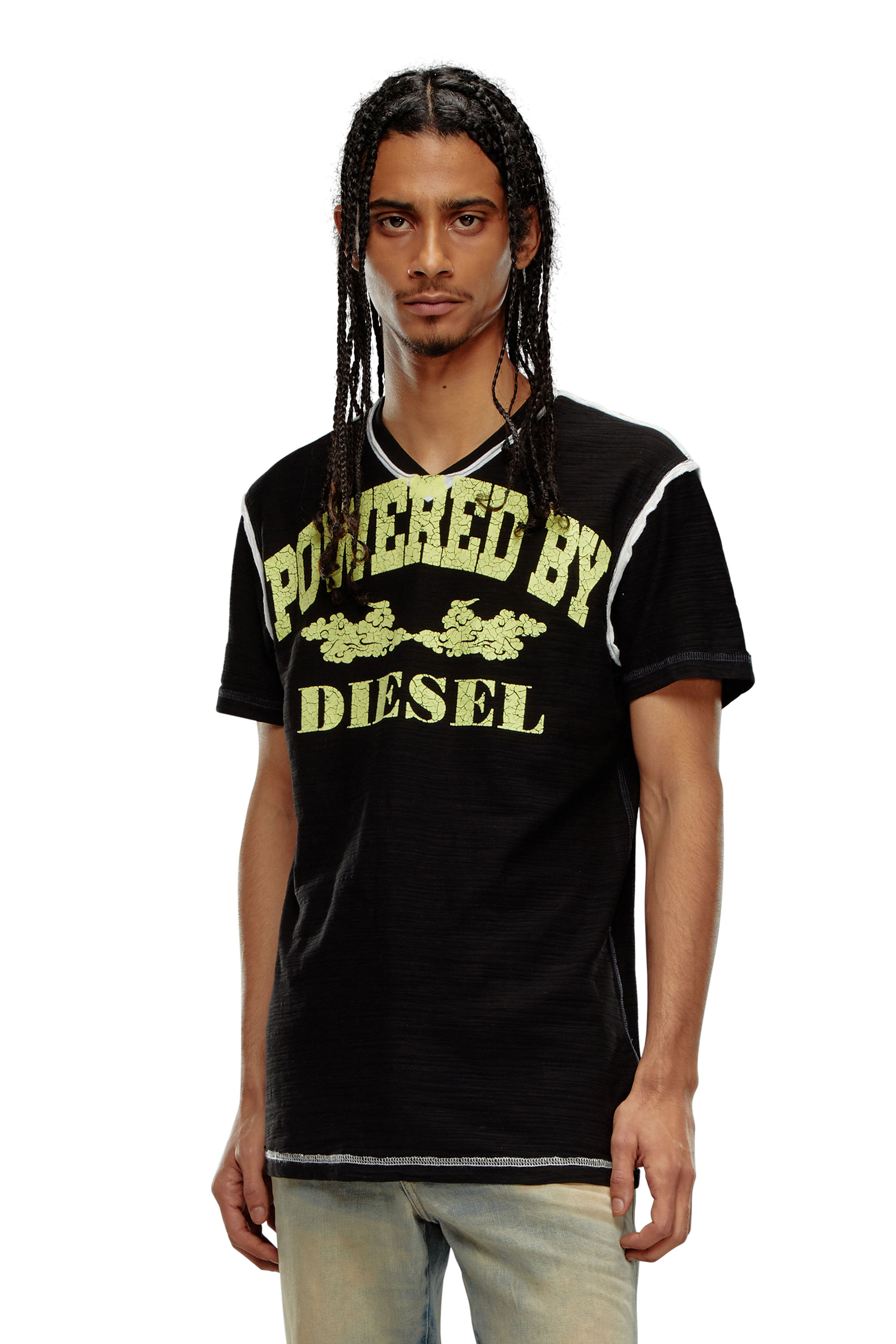 Diesel - T-DIEGOR-V-RAW, T-shirt avec col en V en jersey flammé inside-out Homme in Noir - 1