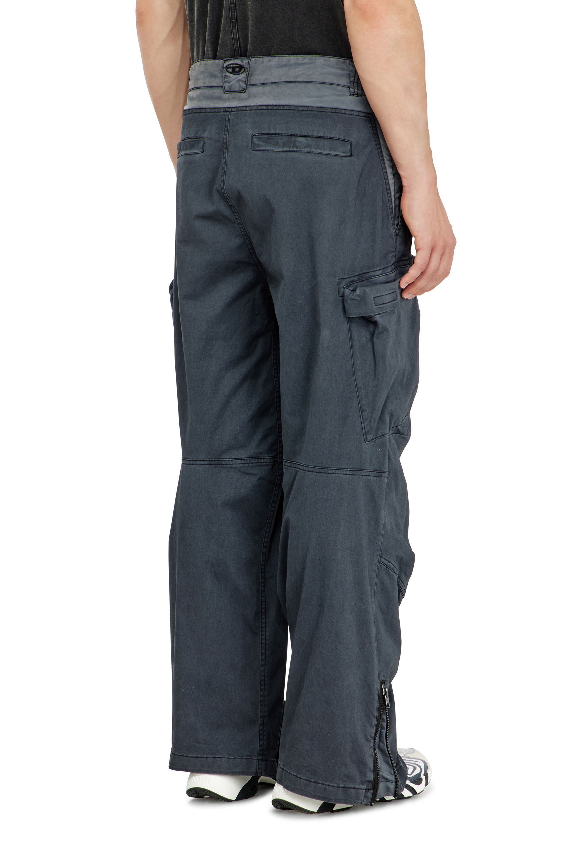 Diesel - P-DELLS, Pantalon cargo en coton et nylon Homme in ToBeDefined - 3