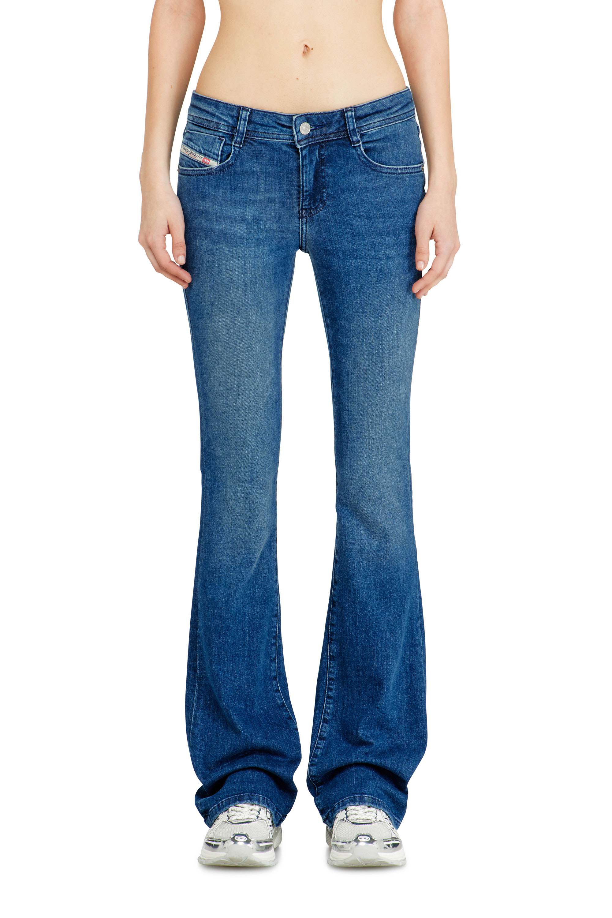 Diesel - Bootcut Jeans 1969 D-Ebbey 0ADBB Femme, Bleu moyen - Image 3