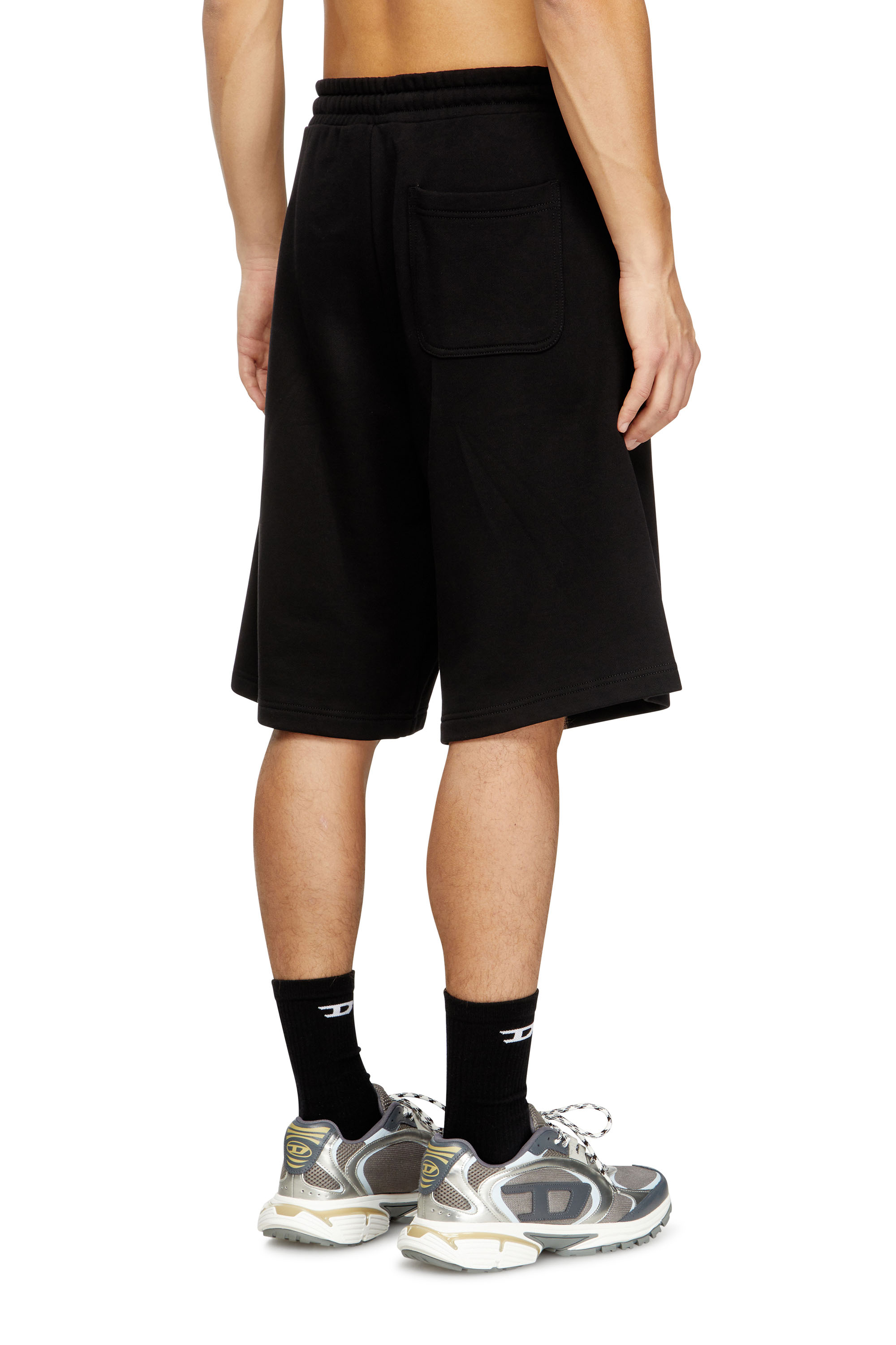 Diesel - P-CROW-DIV, Shorts en polaire avec maxi écusson logo Homme in ToBeDefined - 4