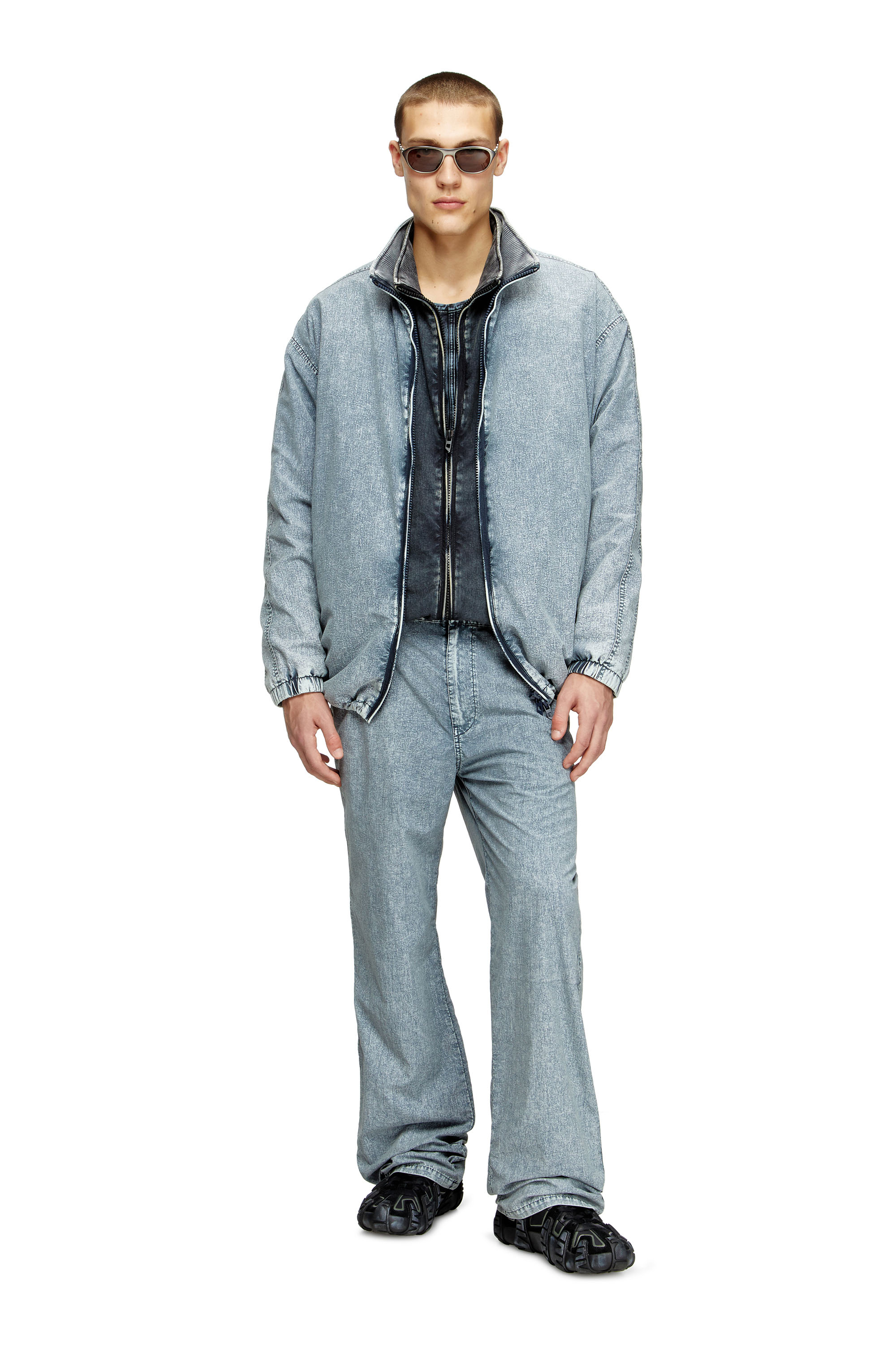 Diesel - P-HANTIK-CHINO, Pantalon chino en taslan de nylon recyclé Homme in Bleu - 1