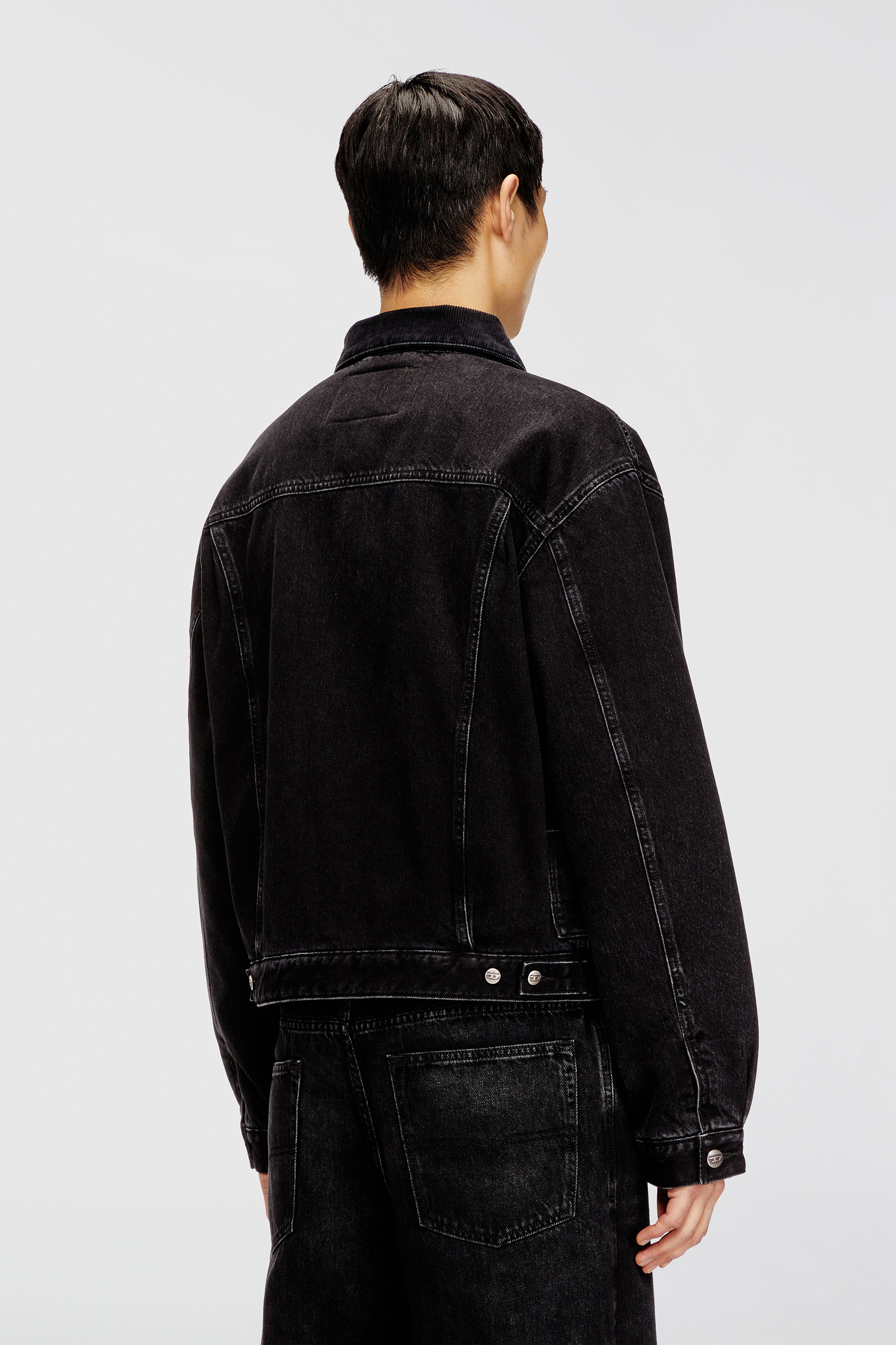 Diesel - D-RANGER-T, Veste rembourr&eacute;e de camionneur en denim Mixte in Noir - 4