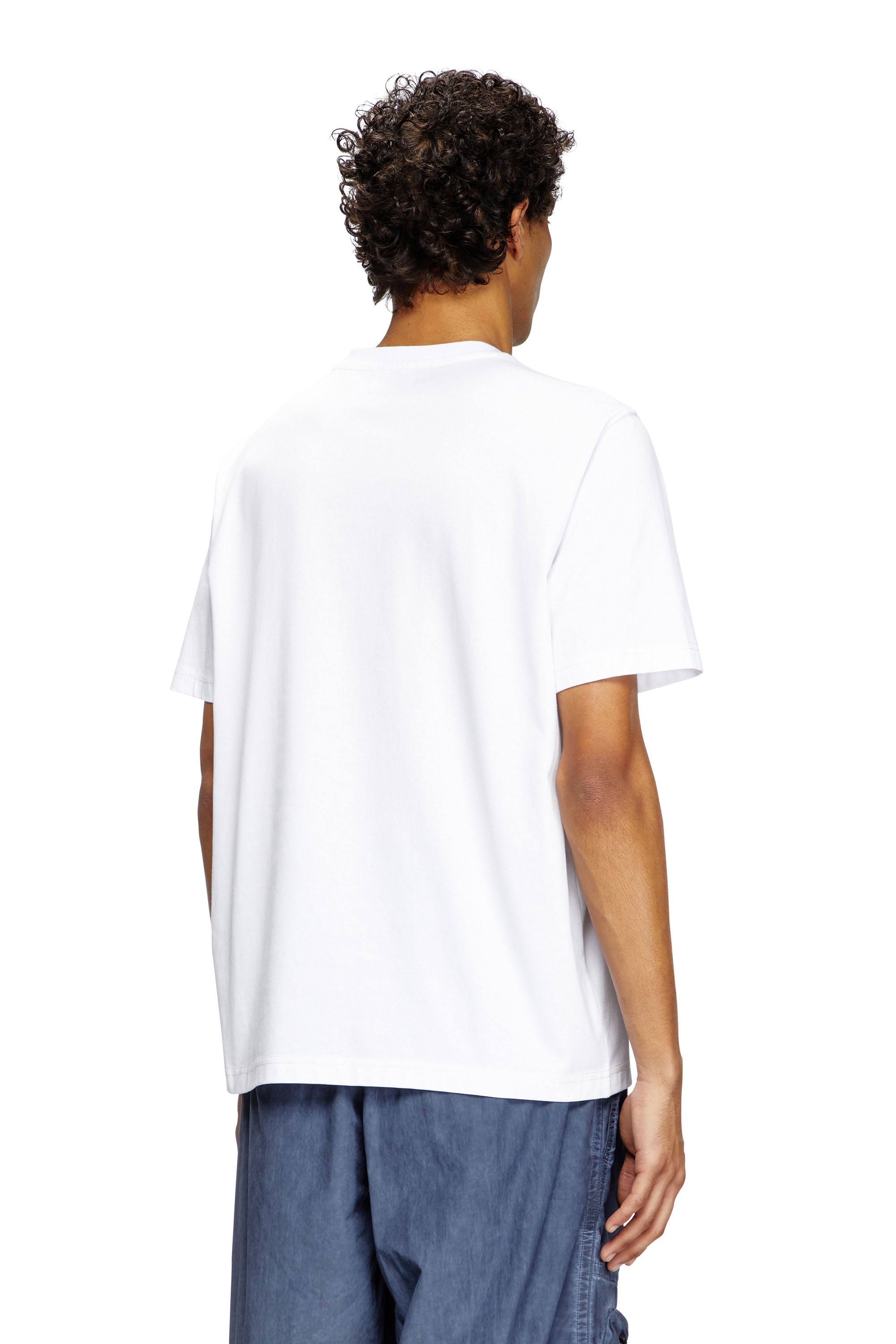 Diesel - T-ADJUST-R7, T-shirt avec logo floqué effet vieilli Homme in Blanc - 4