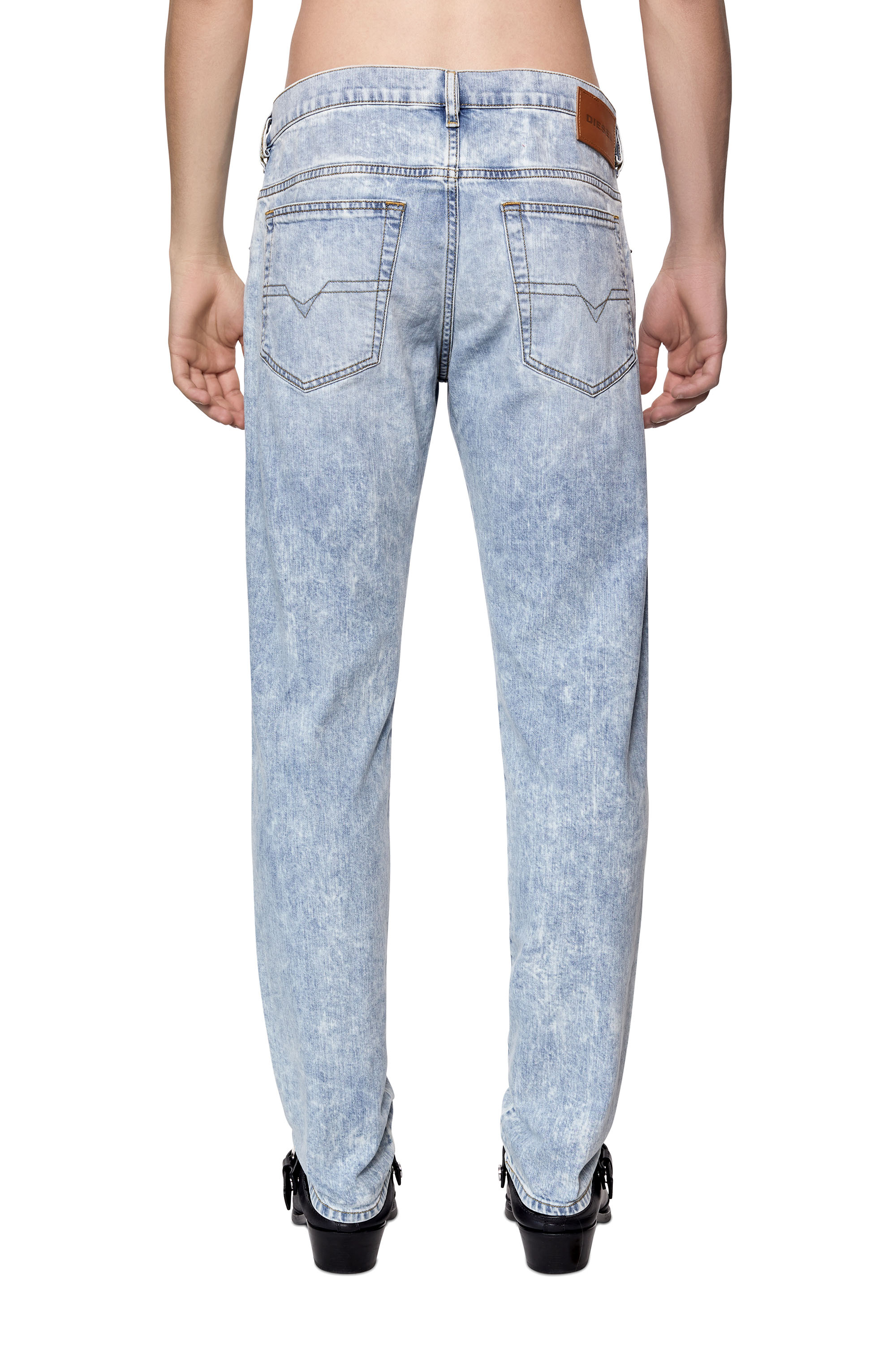Diesel - D-Yennox 0GDAM Tapered Jeans, Bleu Clair - Image 2