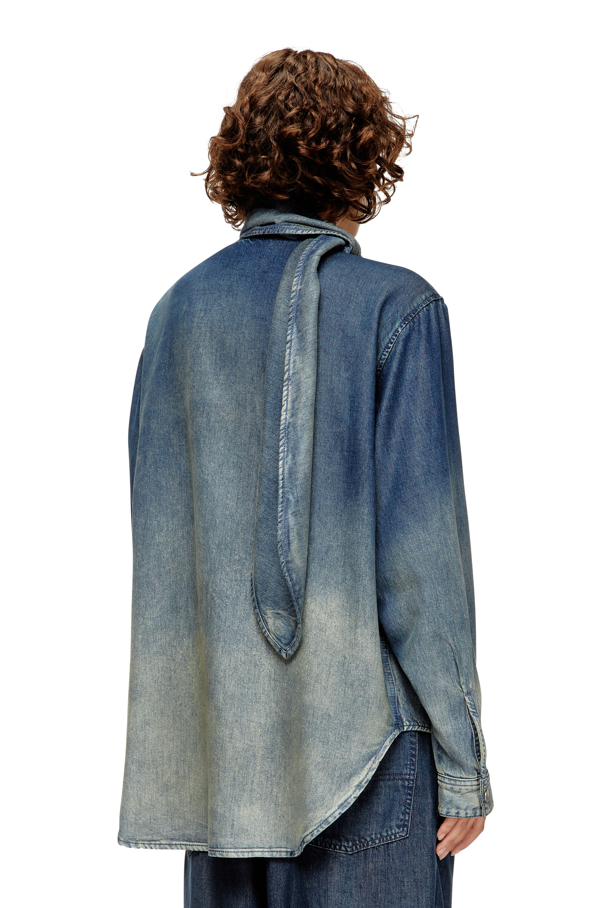 Diesel - DE-NANCY-S, Chemisier en denim fluide vieilli au laser Femme in Bleu - 4