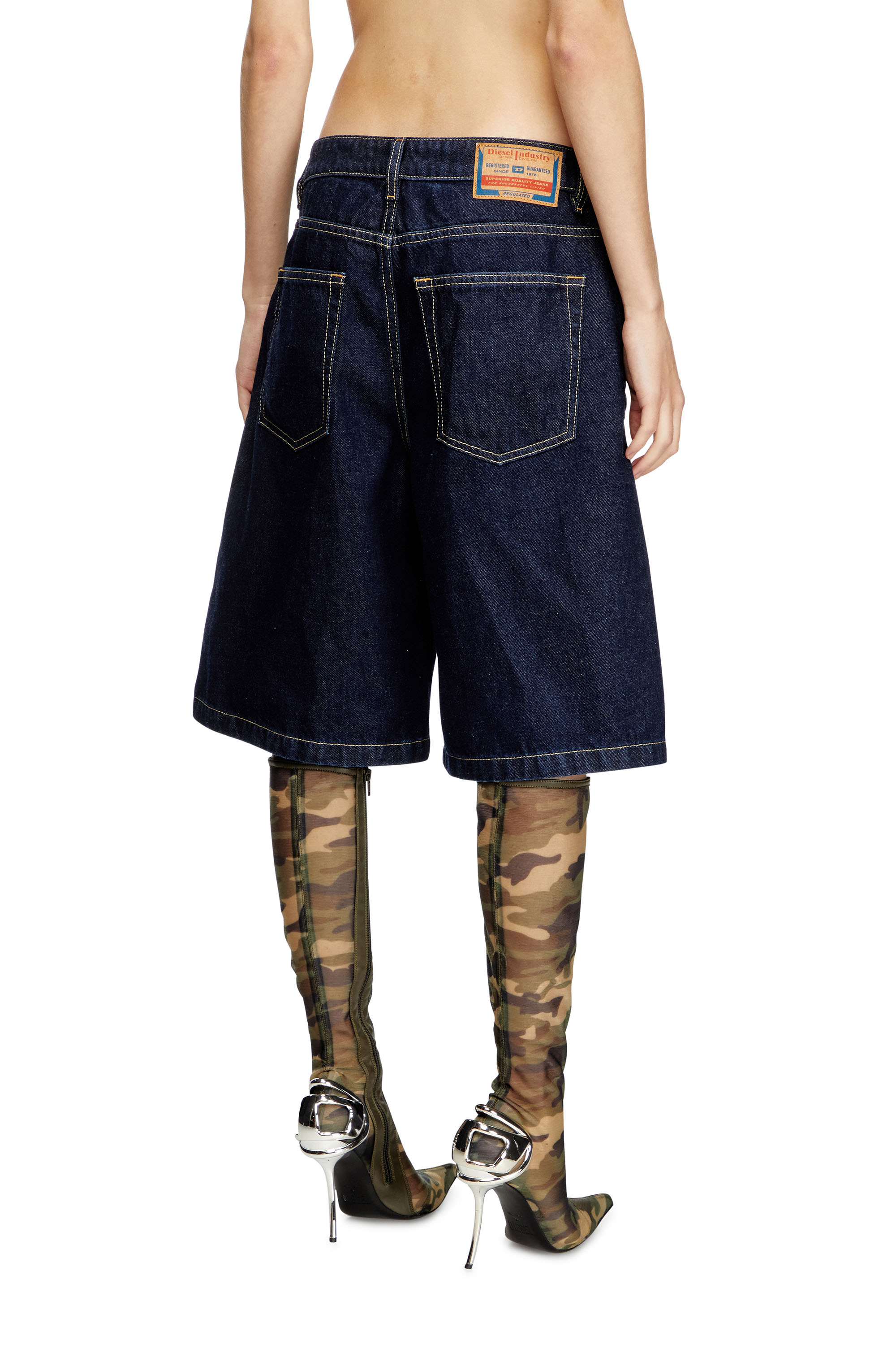 Diesel - DE-SIRE-SHORT, Short en denim clean-wash Femme in Bleu - 4