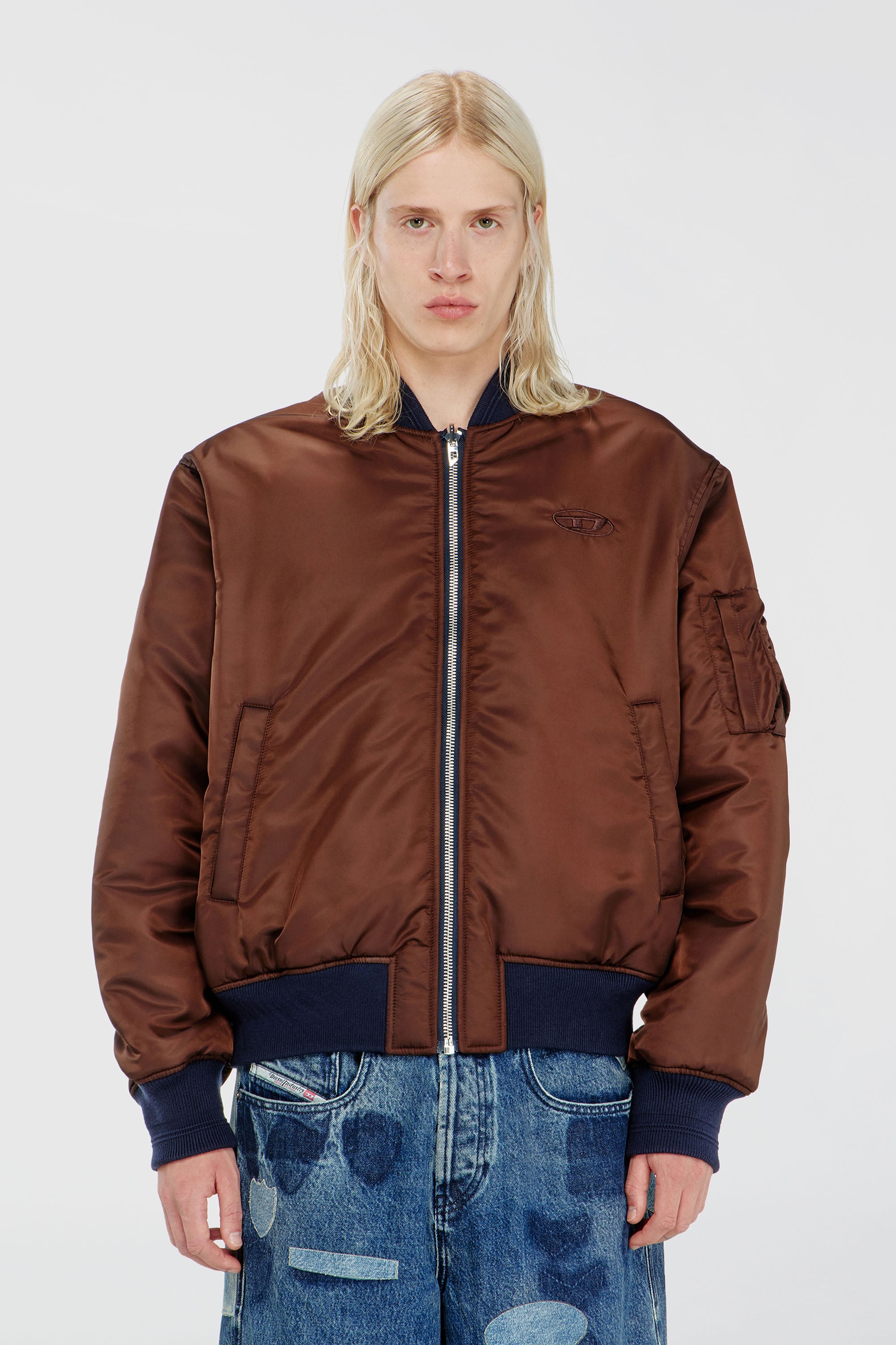 Diesel - W-TYPE-D1, Blouson aviateur rembourr&eacute; avec broderie Oval D Homme in Bleu - 7