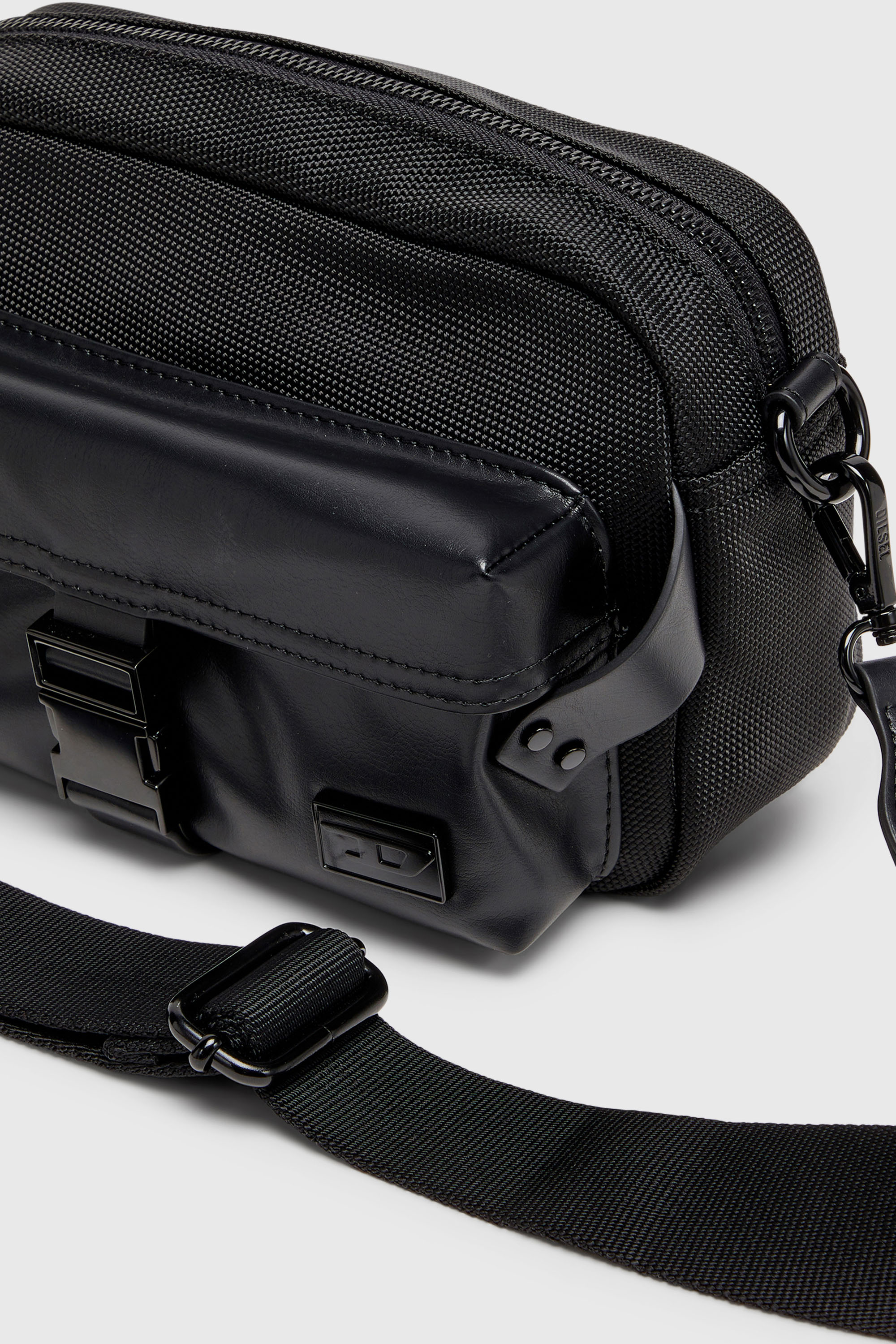 Diesel - MULTI-PKTS CAMERA BAG X, Multi-Pkts - Sac bandouli&egrave;re en nylon avec poche &agrave; rabat Mixte in Noir - 5