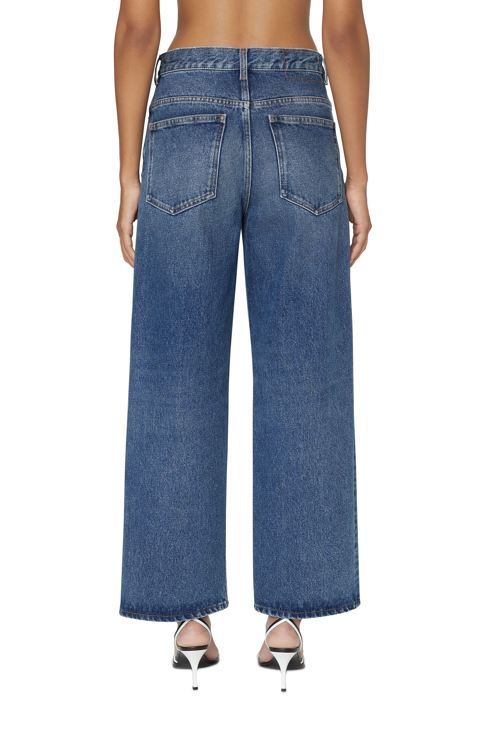 Diesel - 2000 WIDEE 007E5 Bootcut and Flare Jeans, Bleu moyen - Image 2