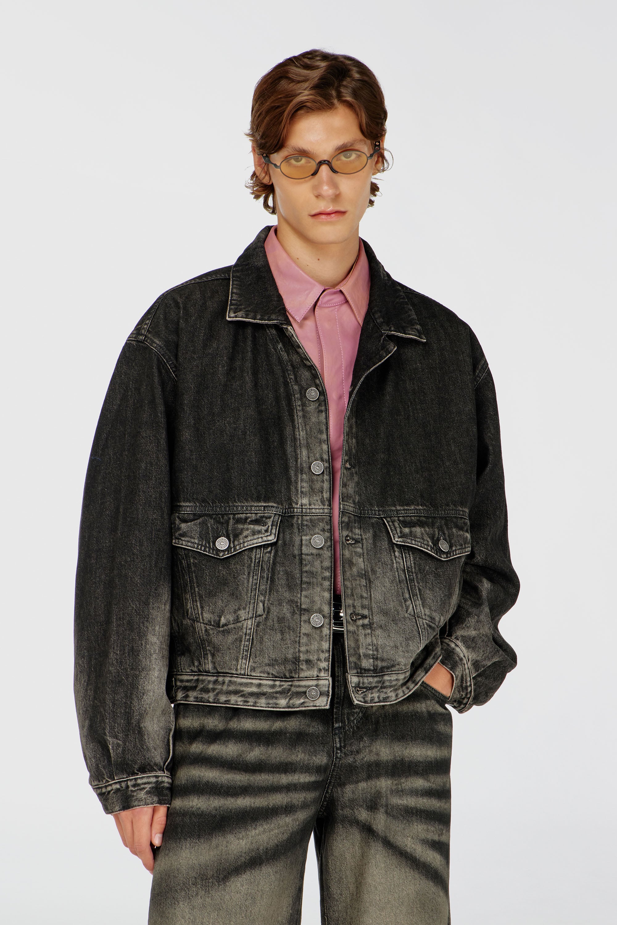 Diesel - D-MORGHI-FSJ, Veste trucker en denim effet us&eacute; Homme in Noir - 1