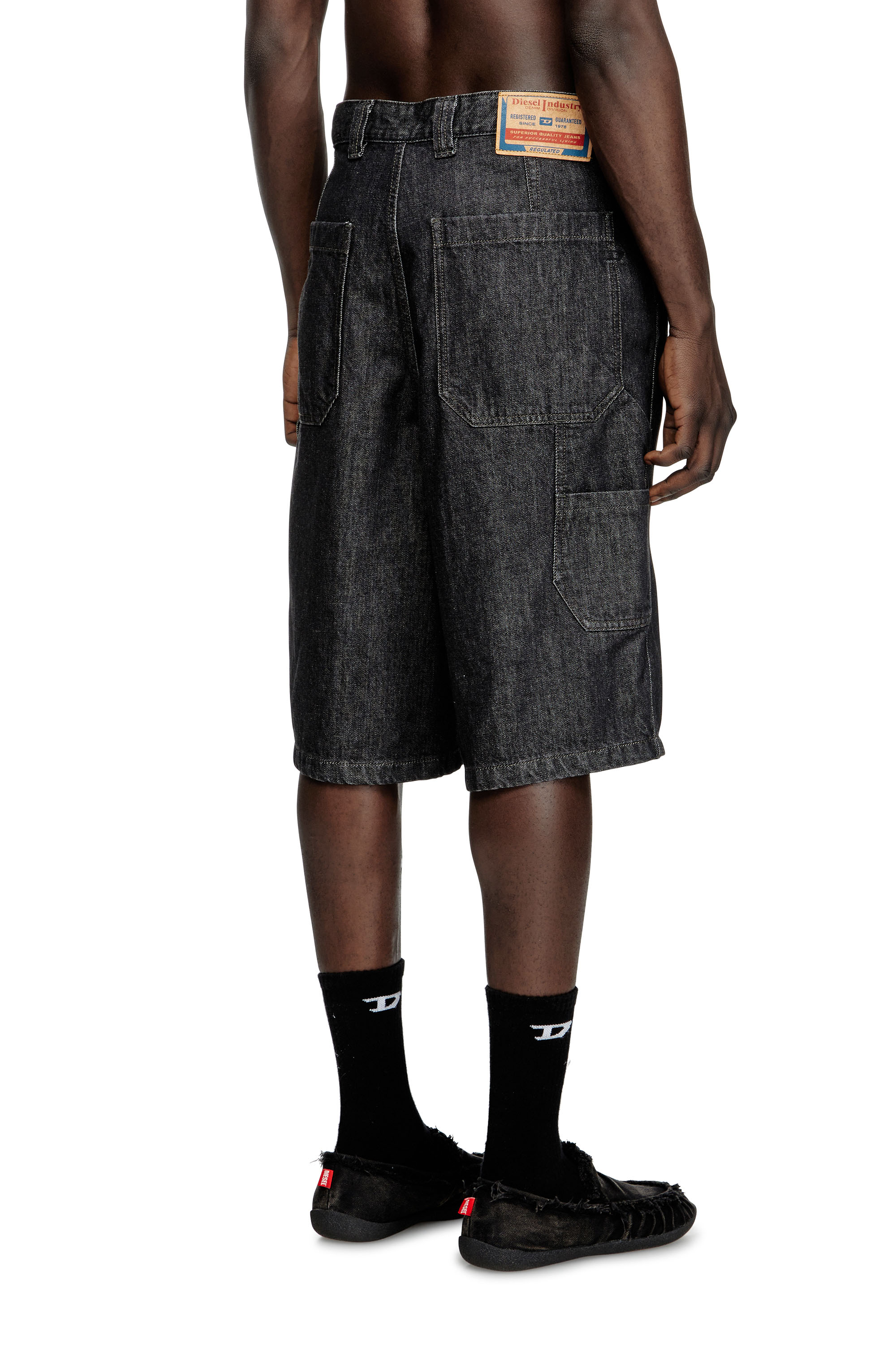 Diesel - D-LIVERY-W-SHORT, Short en denim rinse-wash Homme in Noir - 4