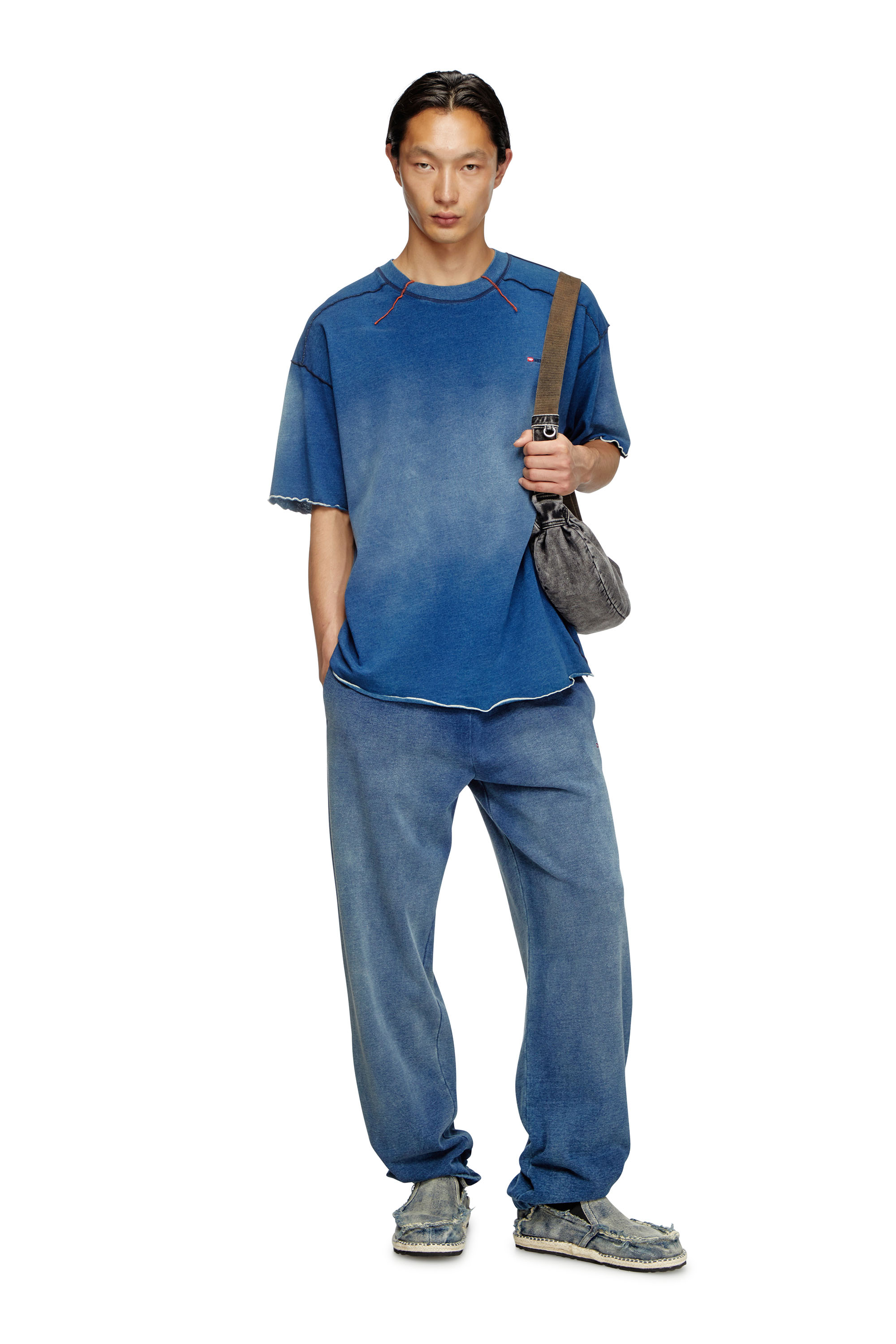 Diesel - T-CRAO-BOXT, T-shirt délavé avec micro logo Homme in Bleu - 1