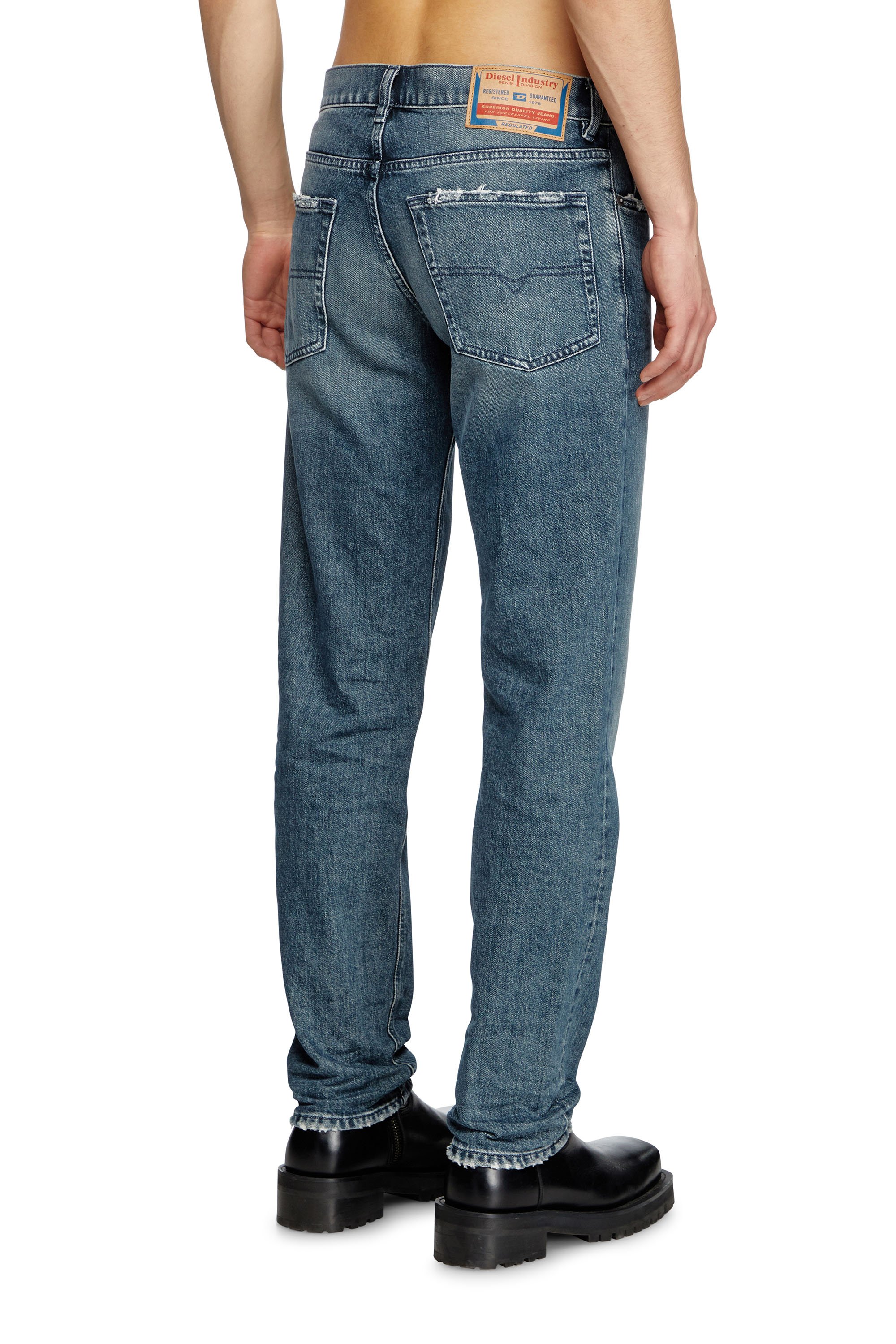 Diesel - Regular Jeans 2023 D-Finitive 007Y7 Homme, Bleu moyen - Image 4