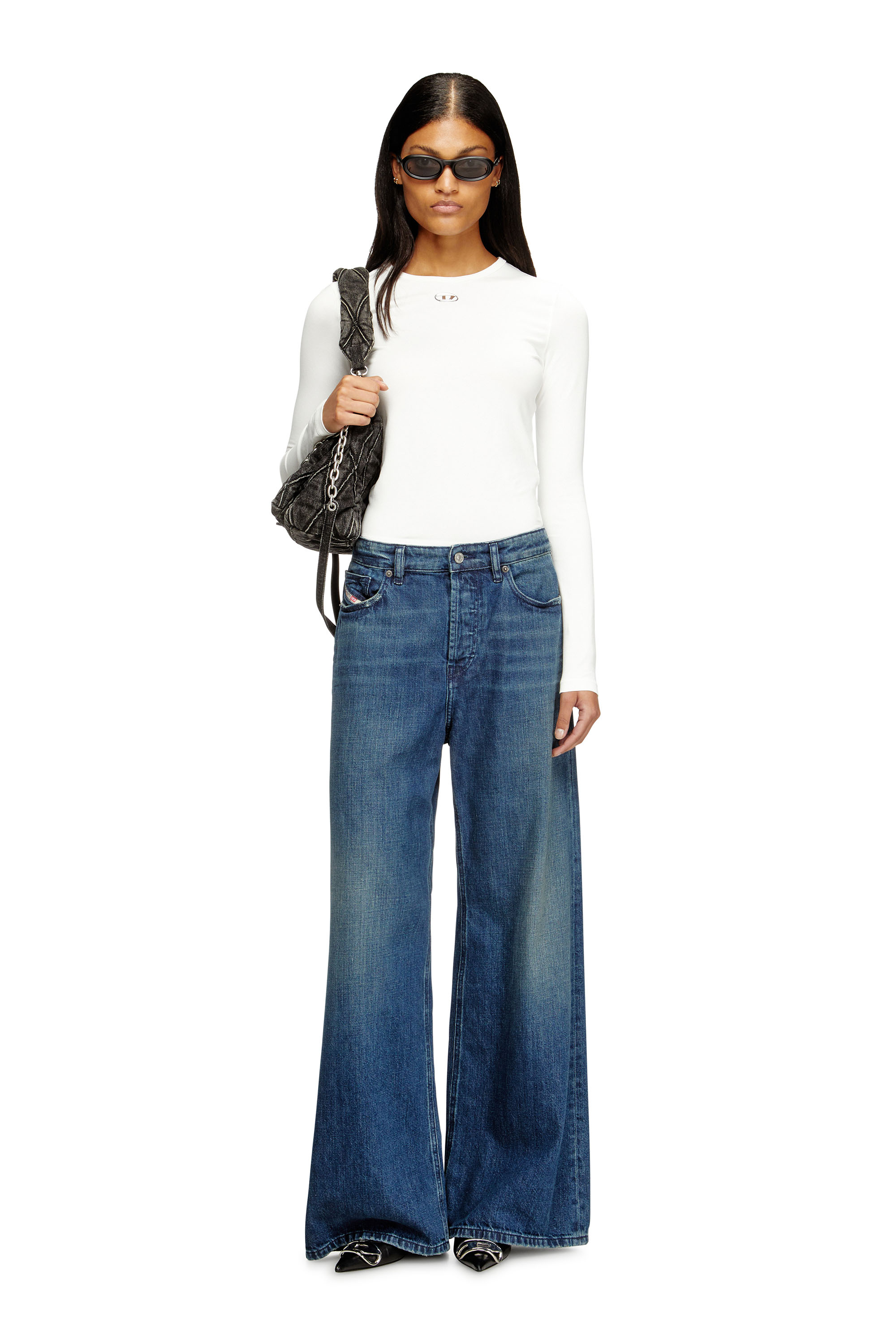 Diesel - T-UNCUTIESLONG-LS-OD, Pull en coton avec logo Oval D Femme in Blanc - 2