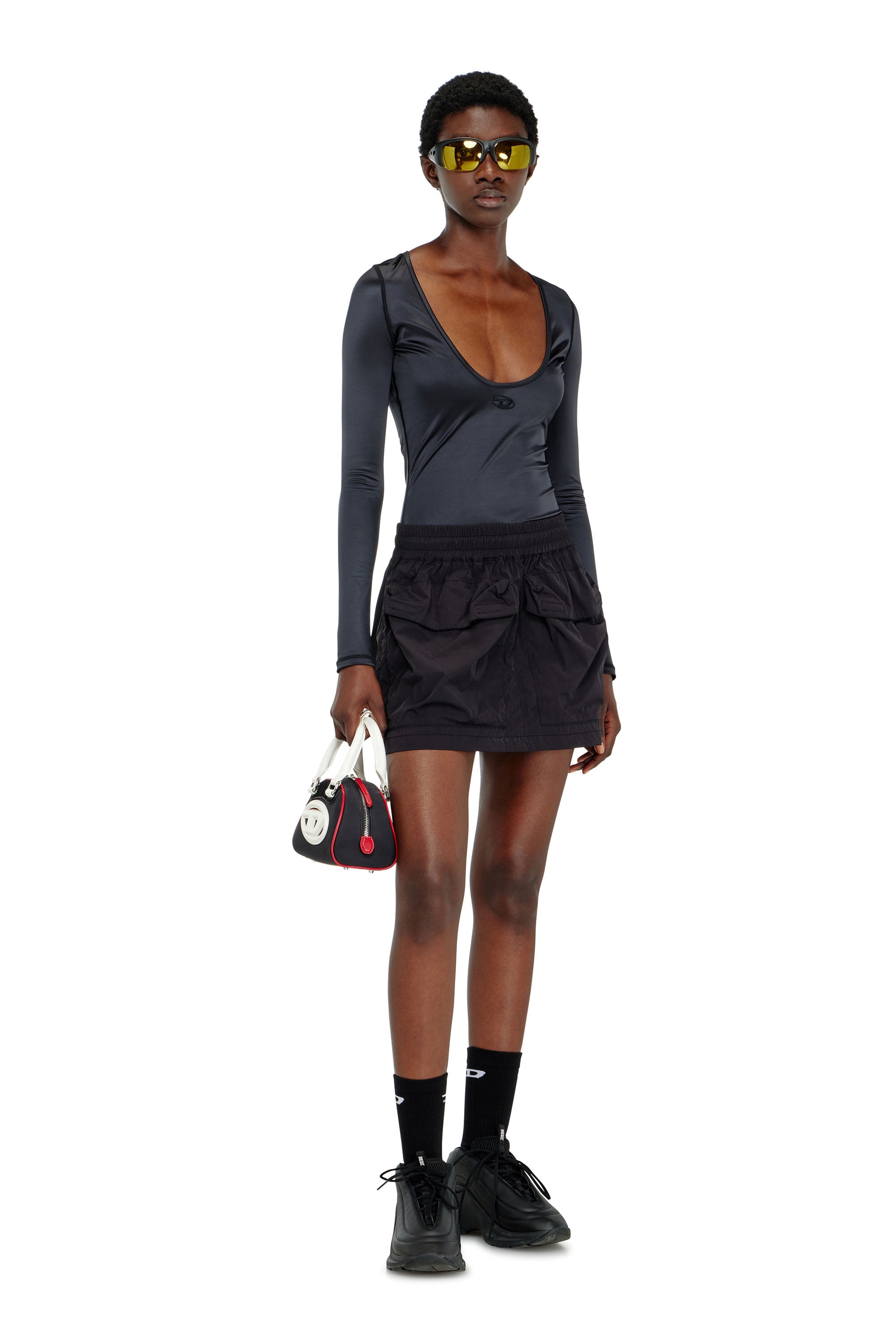 Diesel - T-ELPHIN-LS, Top slim en nylon &agrave; encolure d&eacute;gag&eacute;e avec Logo Oval D brod&eacute; Femme in Noir - 1