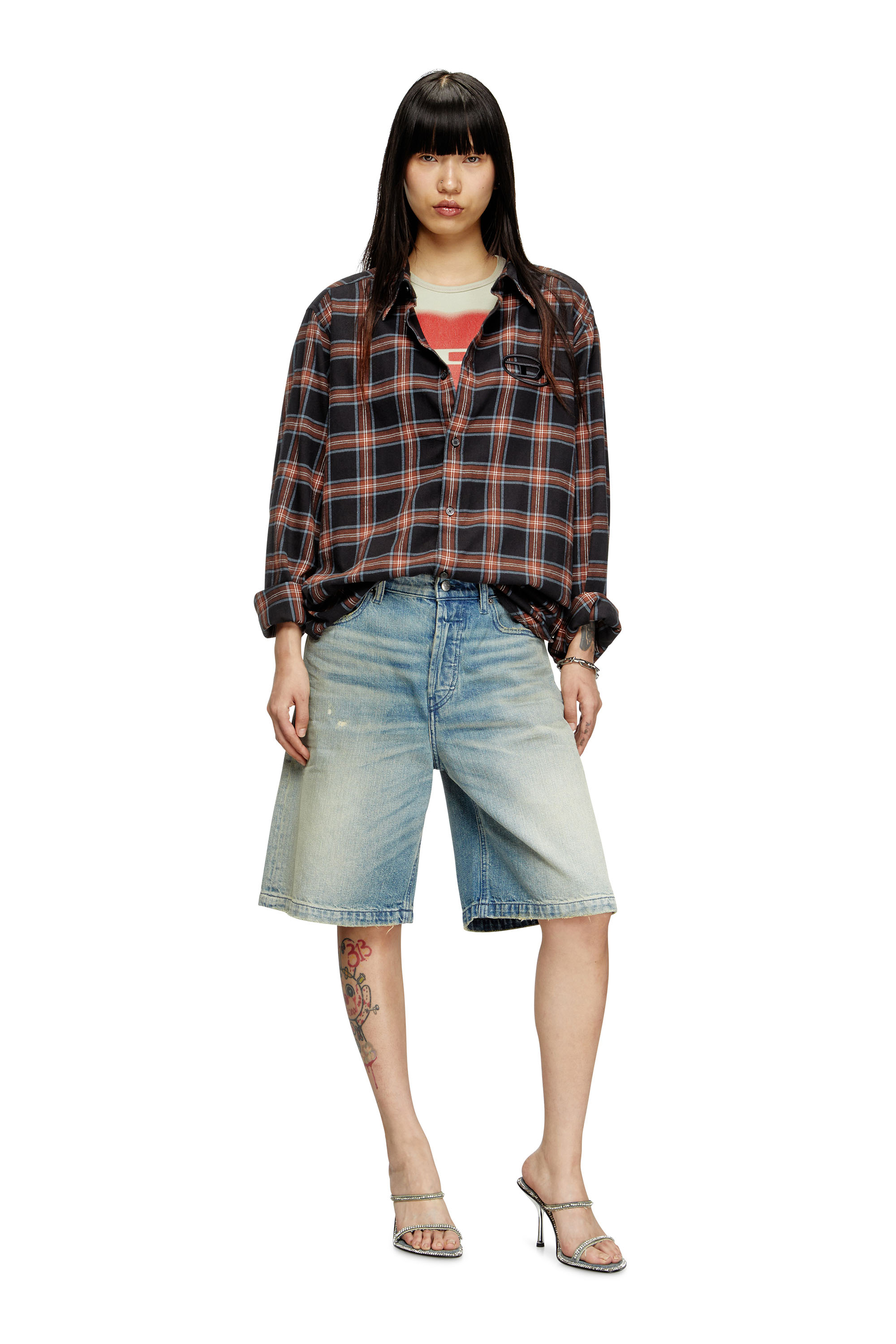 Diesel - DE-SIRE-SHORT, Short en denim effet vieilli Femme in Bleu - 2