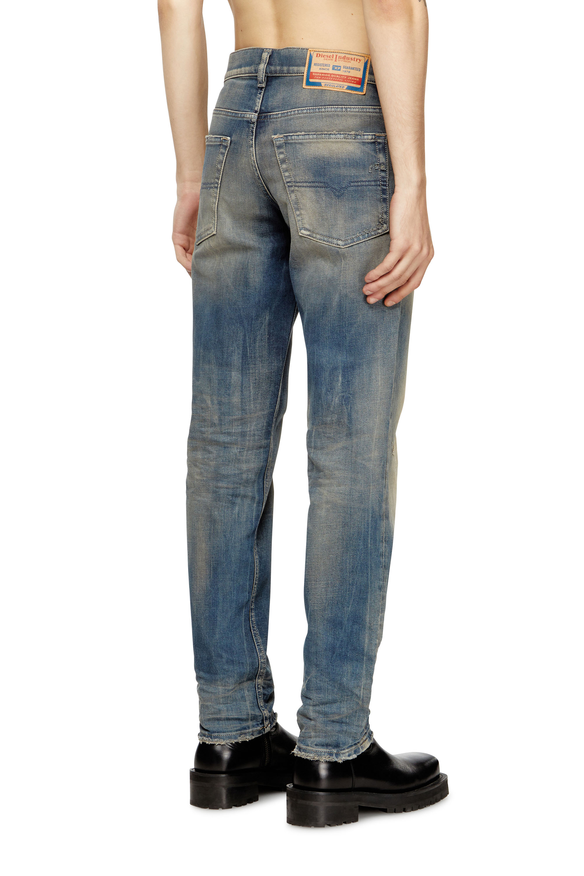 Diesel - Regular Jeans 2023 D-Finitive 09M18 Homme, Bleu moyen - Image 4