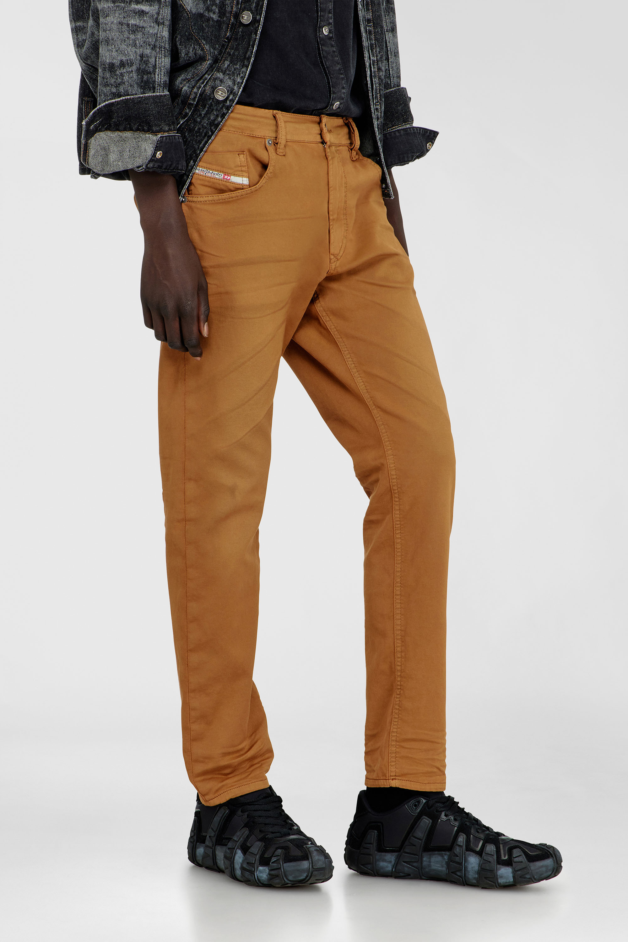 Diesel - Regular 2032 D-Krooley-BW Joggjeans&reg; 0670M Homme, Camel - Image 5