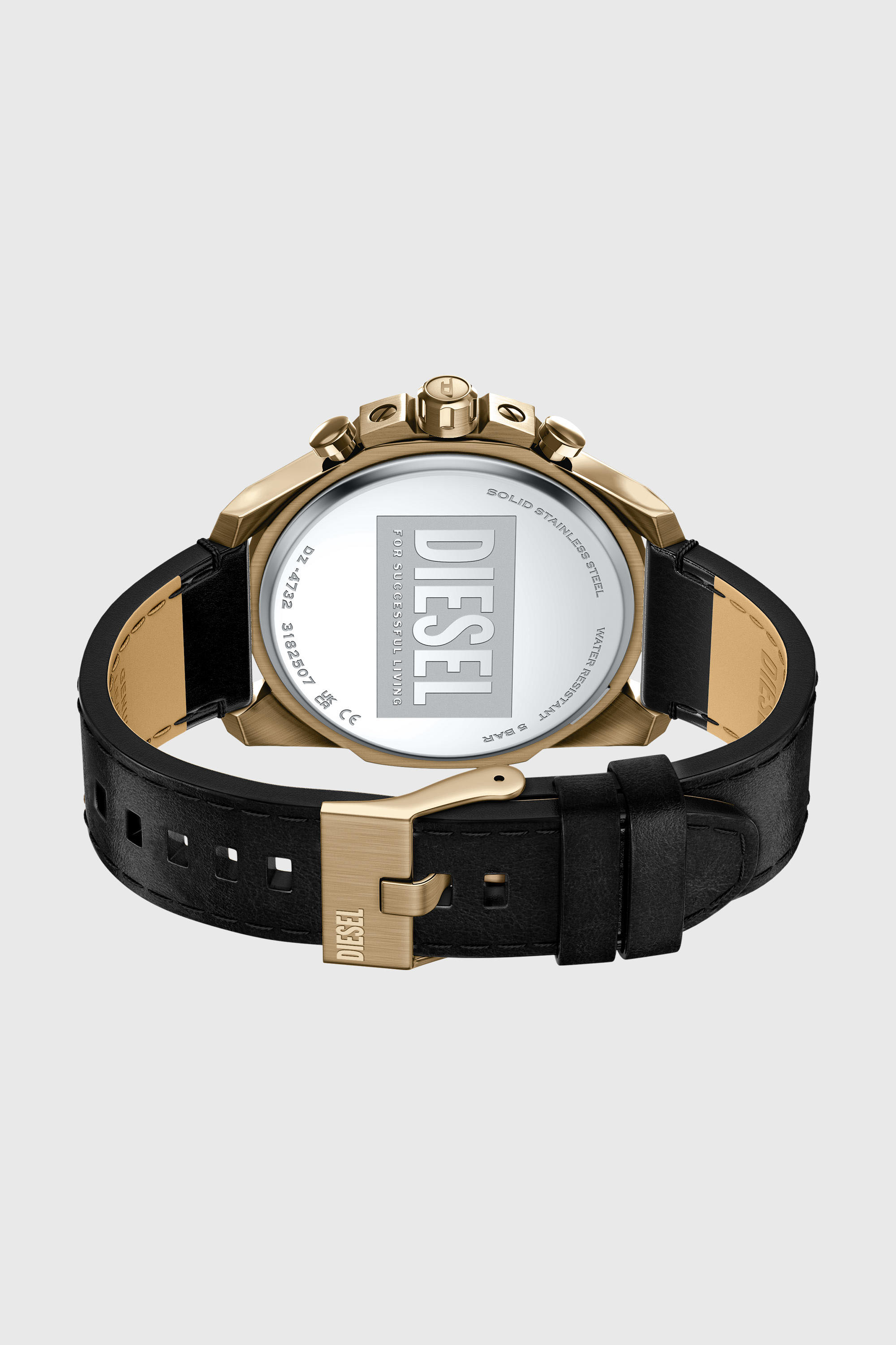 Diesel - DZ4732 WATCH, Montre Mega Chief Slim avec bracelet en cuir noir finition or vieilli Homme in Noir - 5