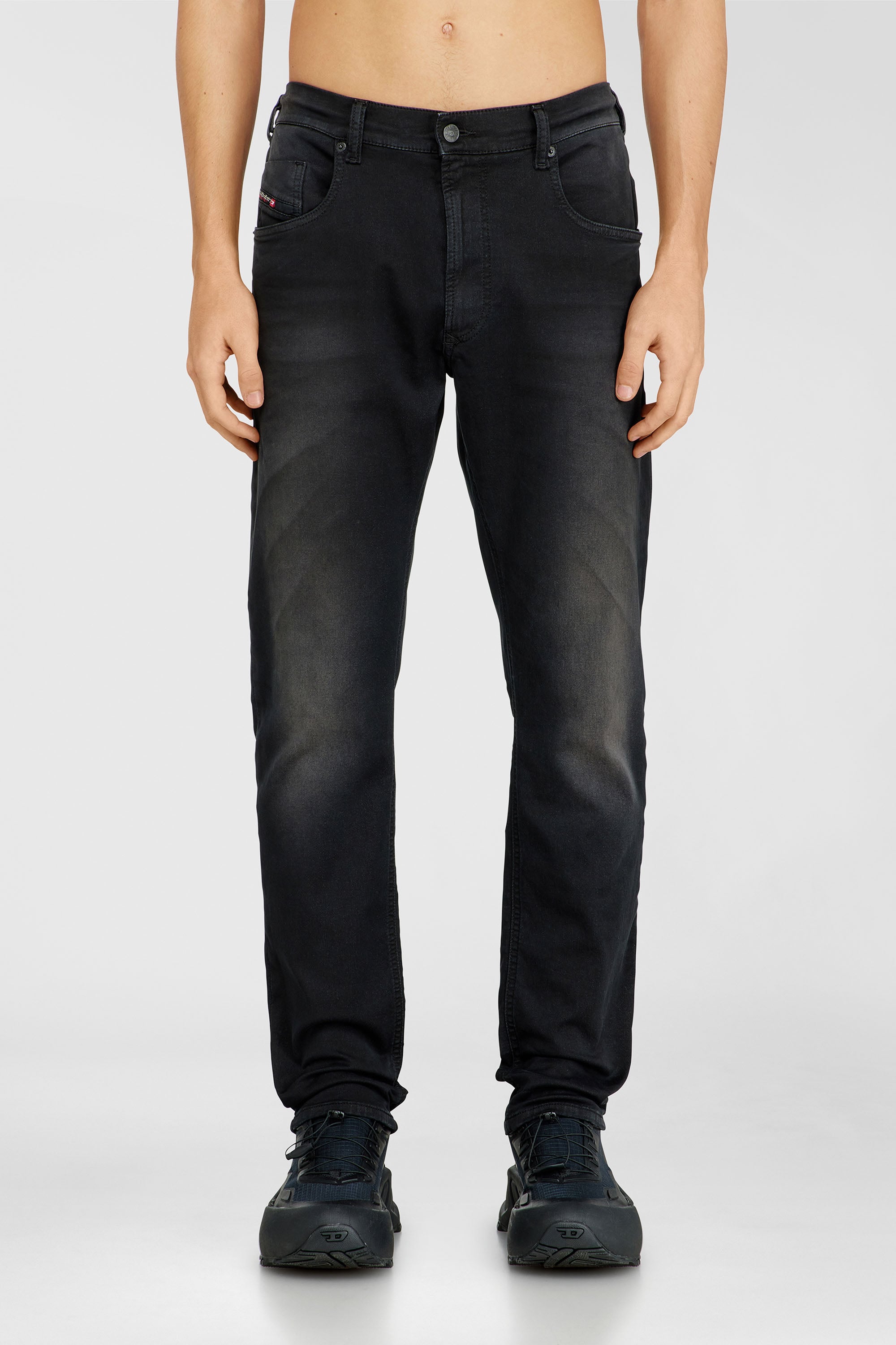 Diesel - Regular 2032 D-Krooley-BW Joggjeans&reg; 0670M Homme, Noir - Image 1