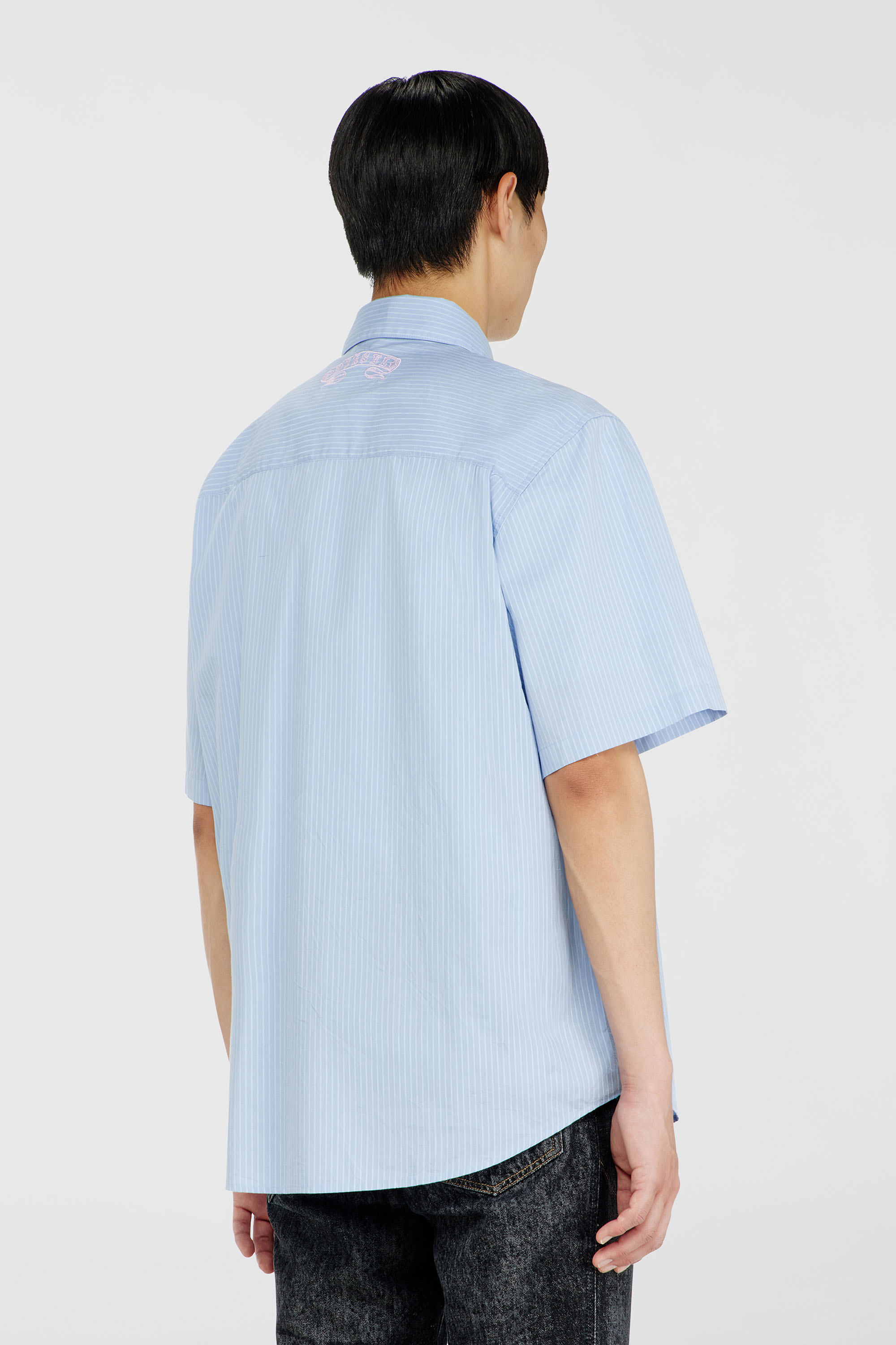 Diesel - S-SIMPLY-SS-AGCZ, Chemise en popeline ray&eacute;e avec patch brod&eacute; Homme in Bleu - 4