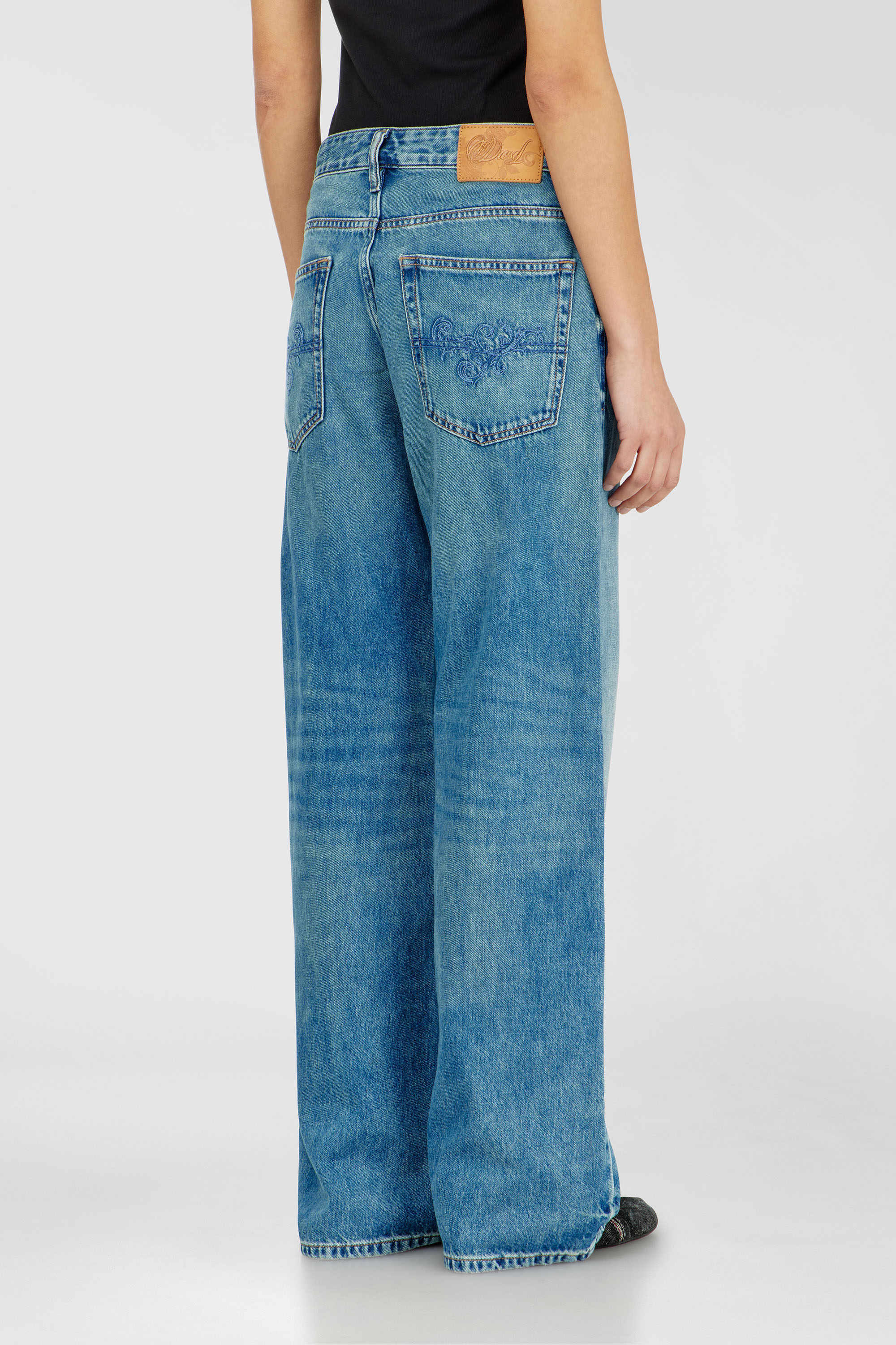 Diesel - Woman's Relaxed Jeans 1990 D-Waigee 0TJDI, Medium blue - 5