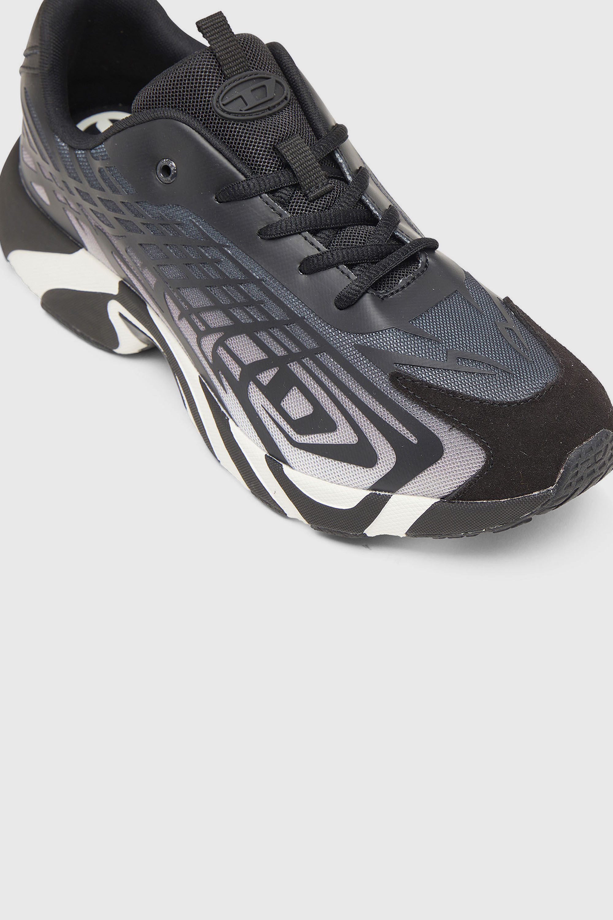 Diesel - S-D-VIT'S 500 LOW, D-Vit-Sneakers en mesh d&eacute;grad&eacute; ray&eacute; Homme in Noir - 6