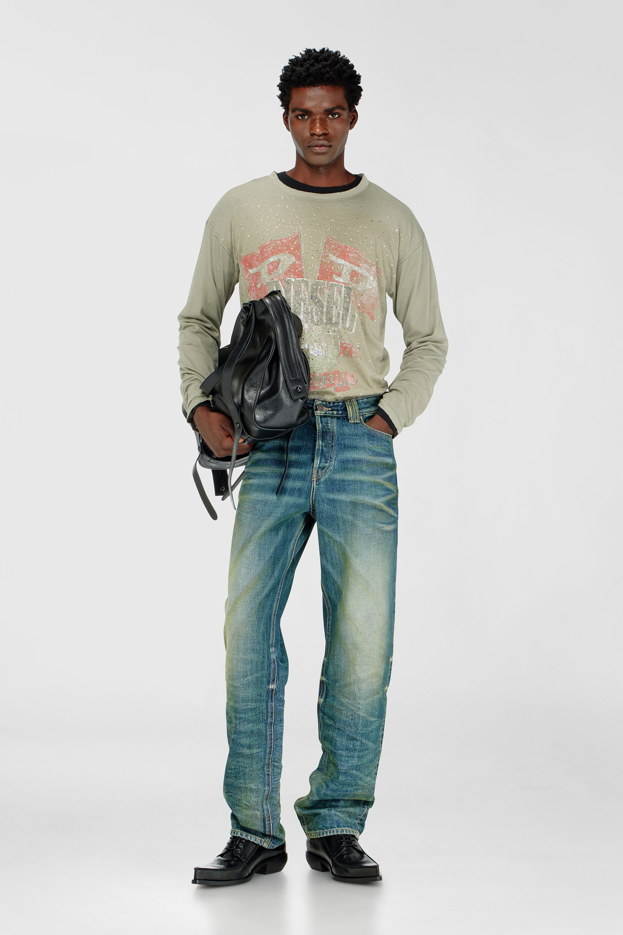 Diesel - T-GERI-LS-A, T-shirt manches longues avec motifs concert et cristaux Homme in Vert - 2
