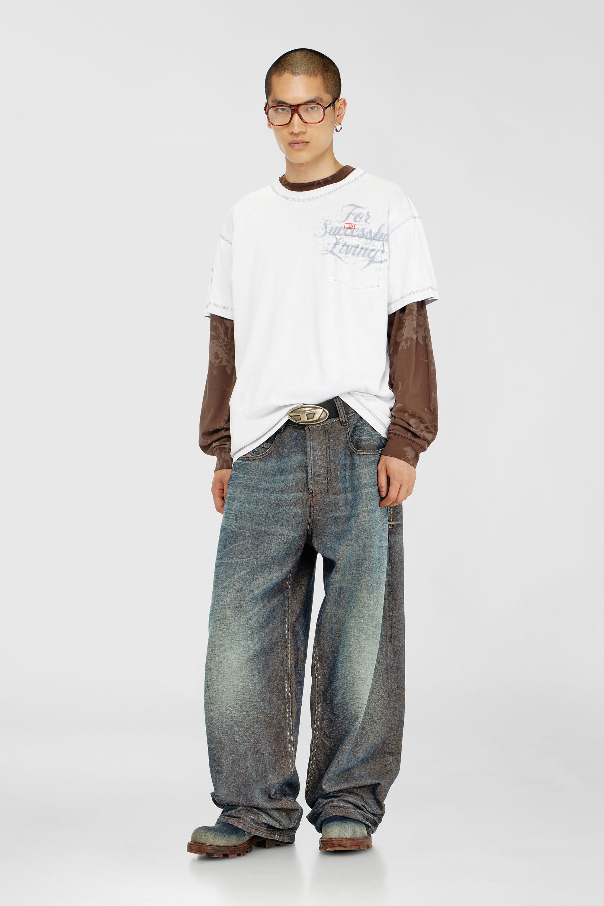 T-shirt avec poche poitrine et imprim&eacute; graphique