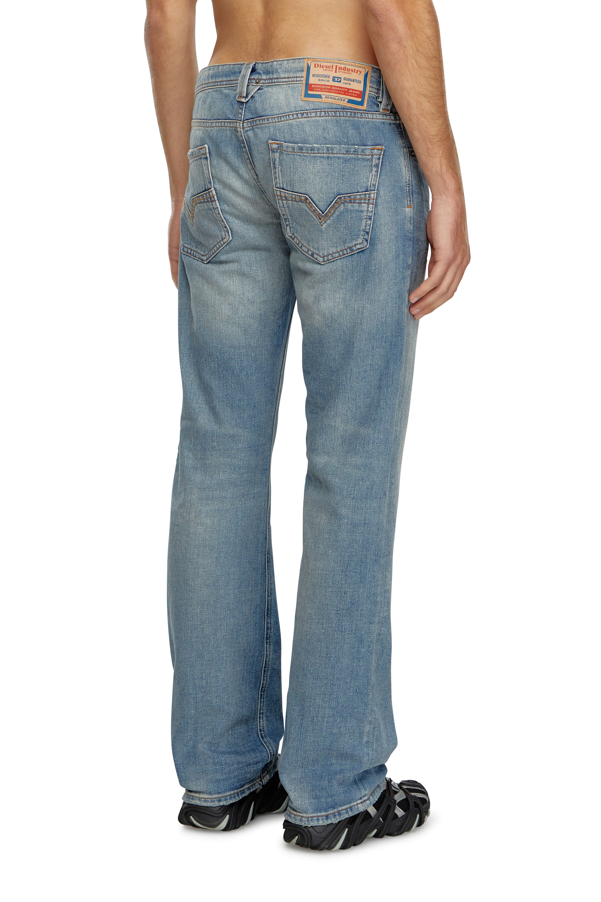 Diesel - Regular Jeans 1985 Larkee 0GRDN Homme, Bleu Clair - Image 2