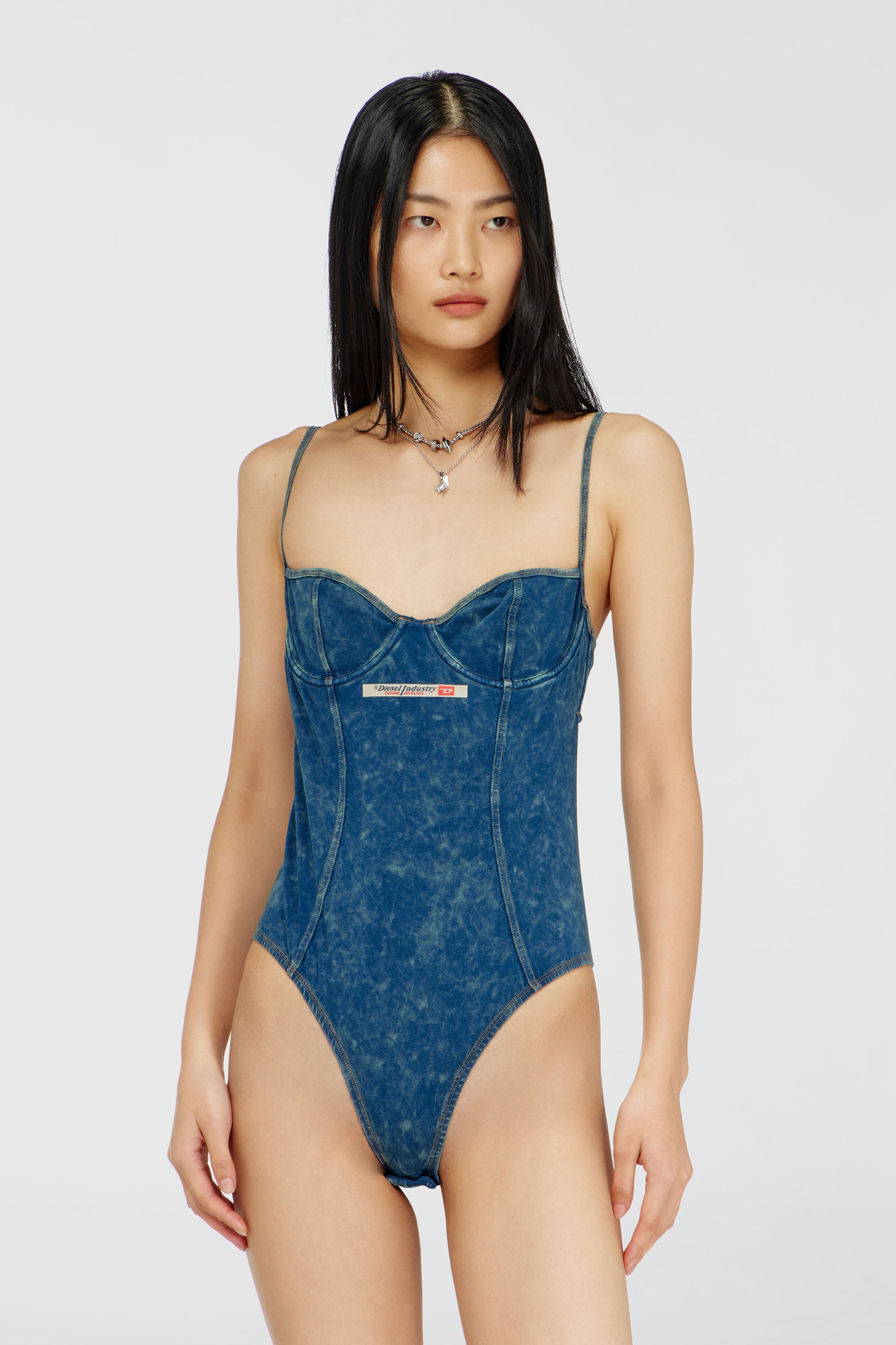 Diesel - TILDA-DNM, Body &agrave; effet denim avec d&eacute;coupe au dos Femme in Bleu - 1