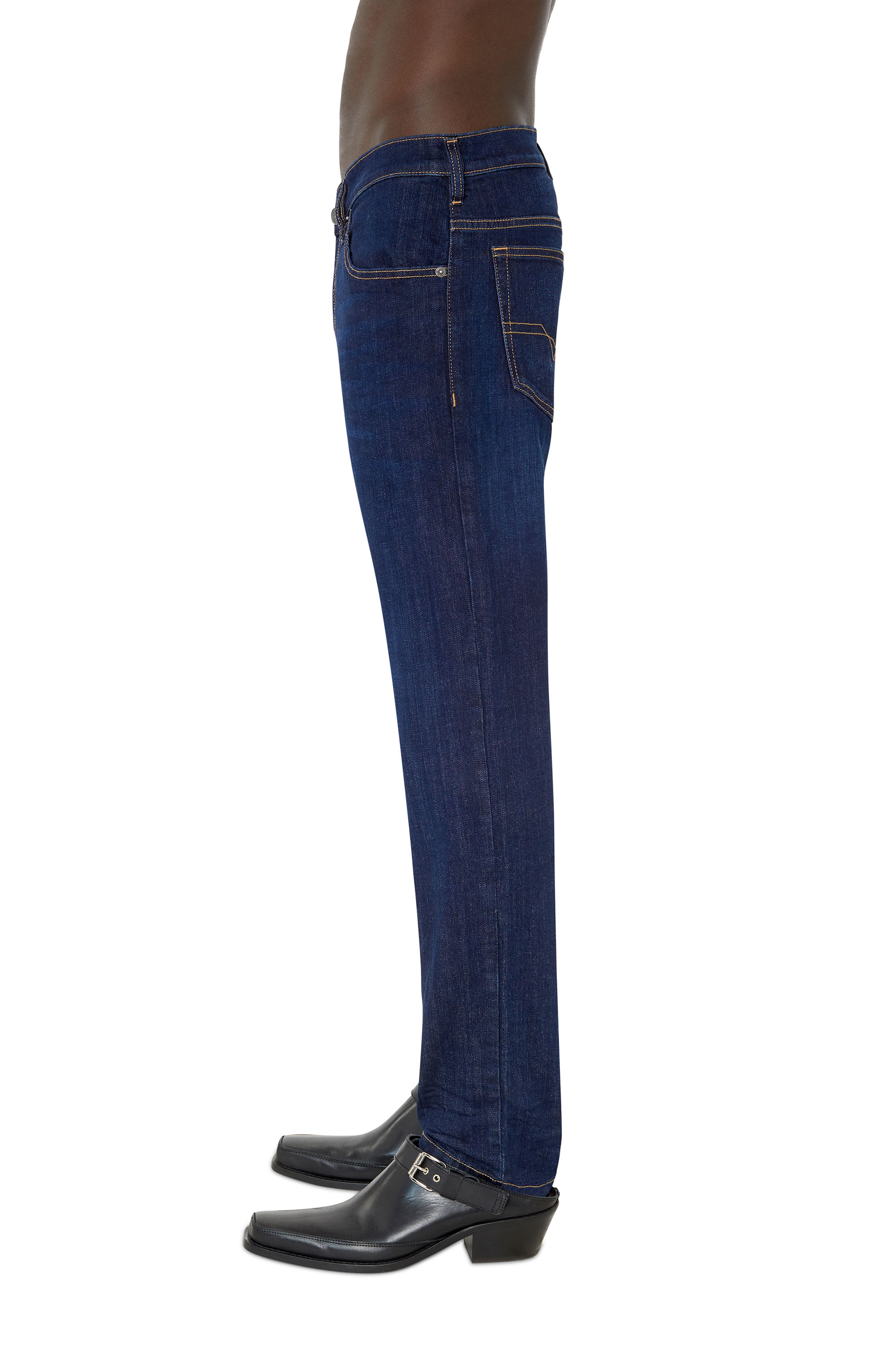 Diesel - D-Yennox 0IHAQ Tapered Jeans, Bleu Foncé - Image 4