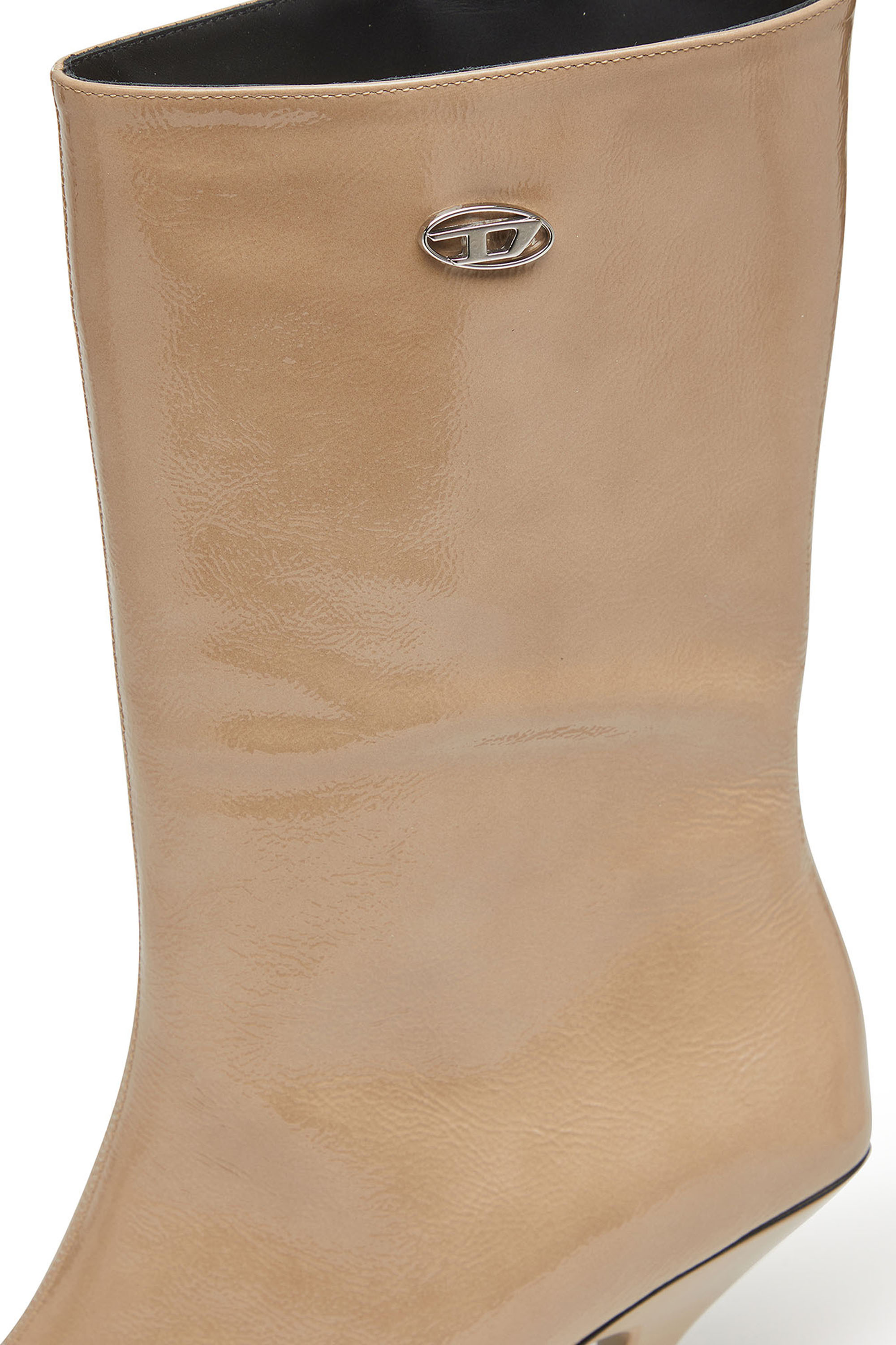 Diesel - D-AMBER TUBE 75, D-Amber-Bottes à cheville à bout carré couleur avec effet naplak Femme in Beige - 4