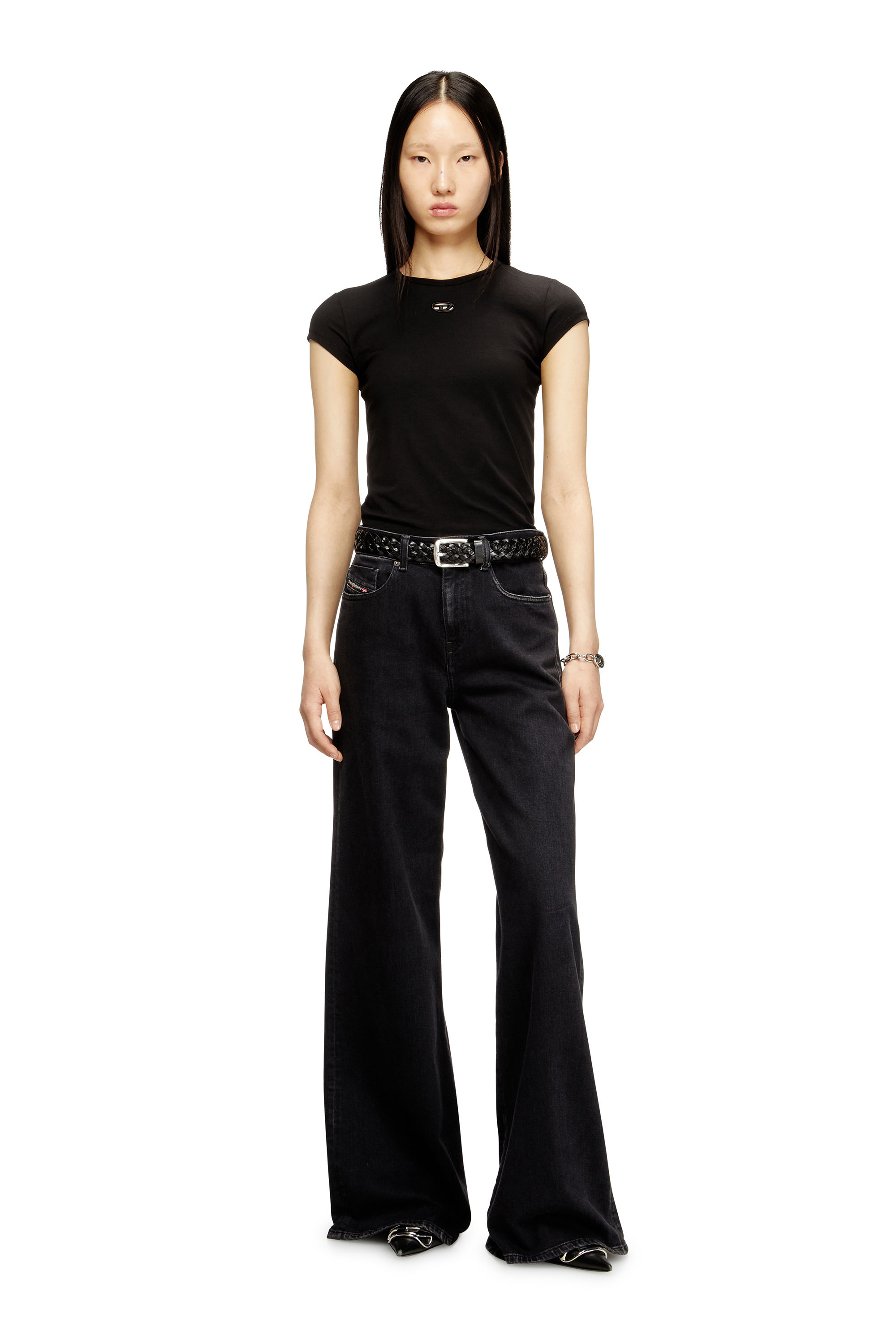 Diesel - T-ANGIE-OD, T-shirt avec logo découpé brodé Femme in Noir - 2