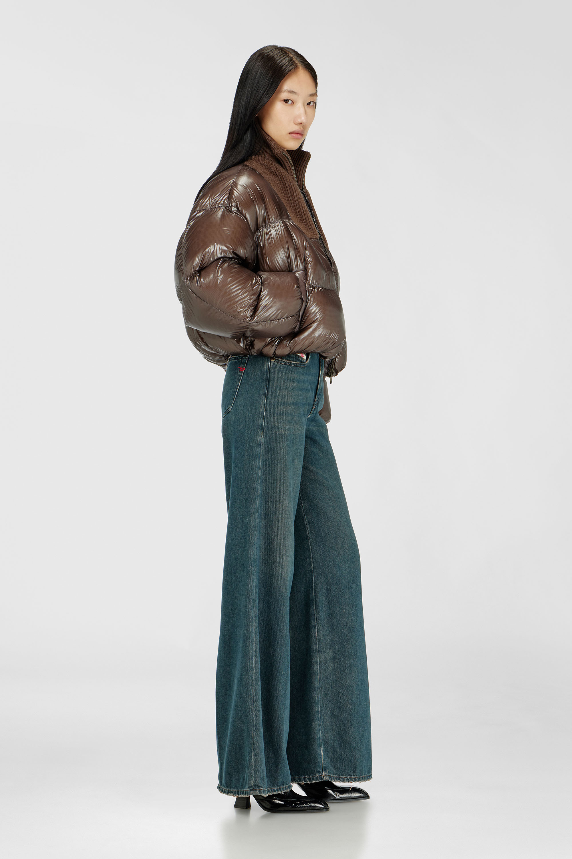 Diesel - Flare Jeans 1978 D-Akemi 09P83 Femme, Bleu Fonc&eacute; - Image 1