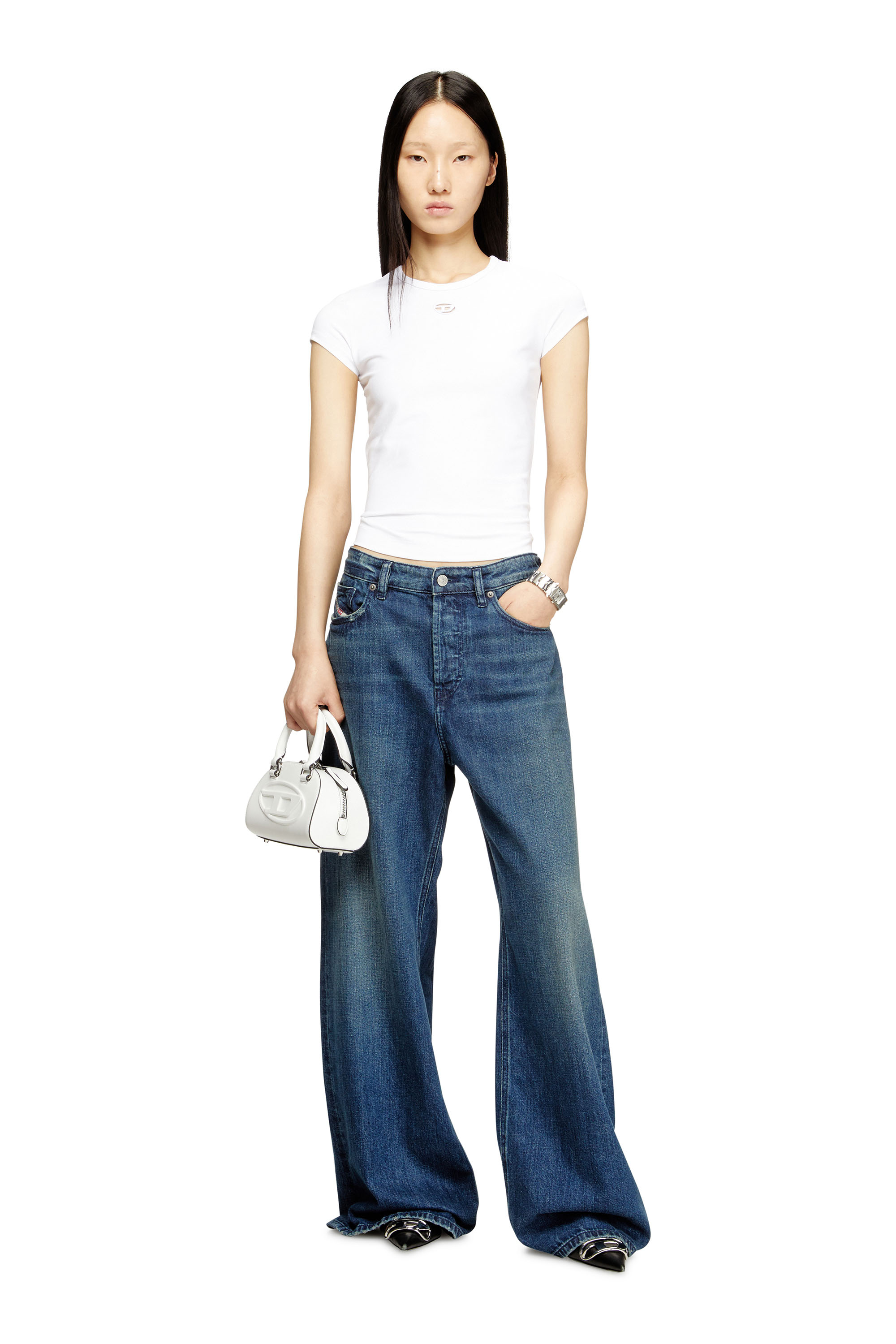 Diesel - T-ANGIE-OD, T-shirt avec logo découpé brodé Femme in Blanc - 2