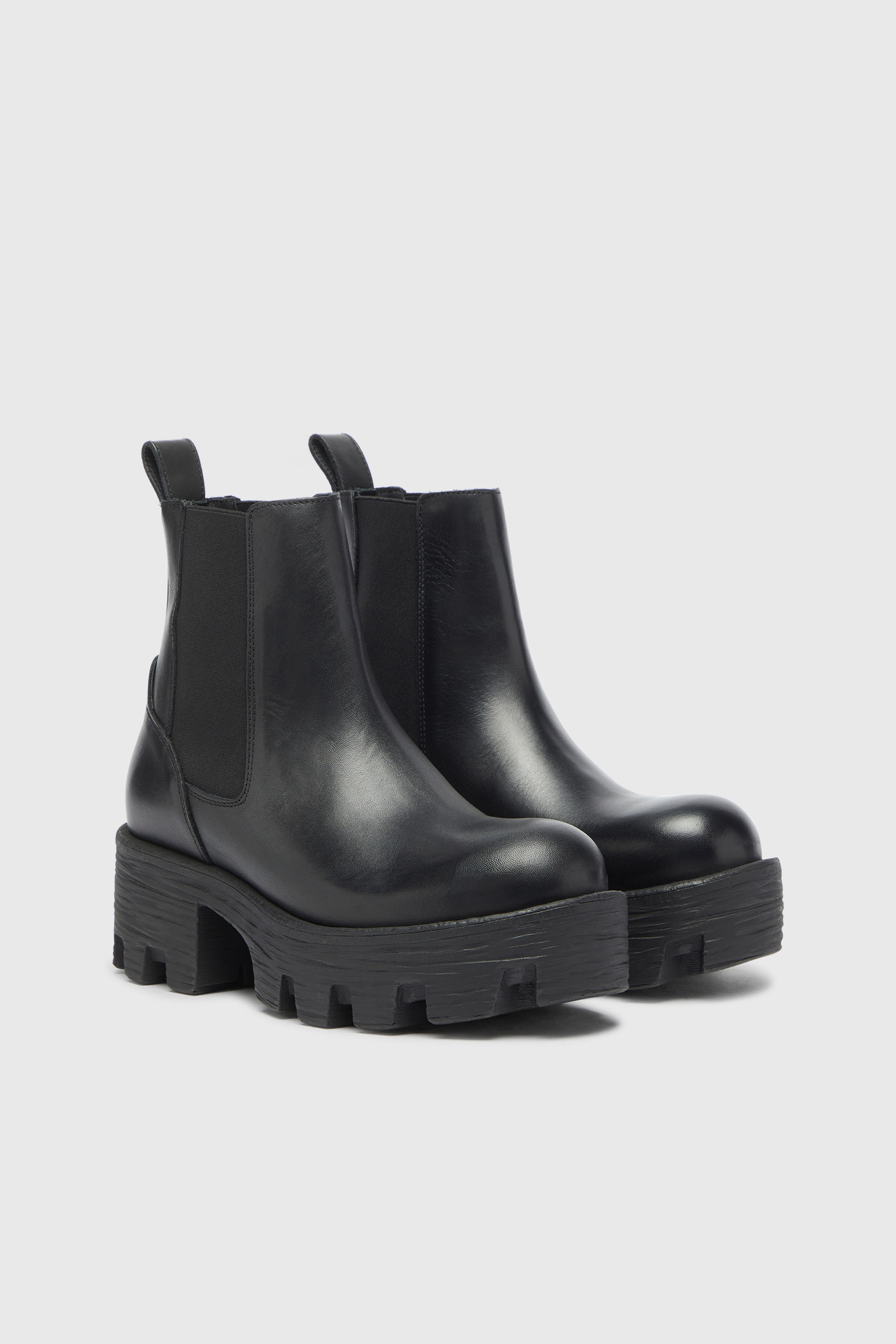 Diesel - D-HAMMER CHUNKY W, D-Hammer - Bottines Chelsea en cuir avec semelle crant&eacute;e Femme in Noir - 2