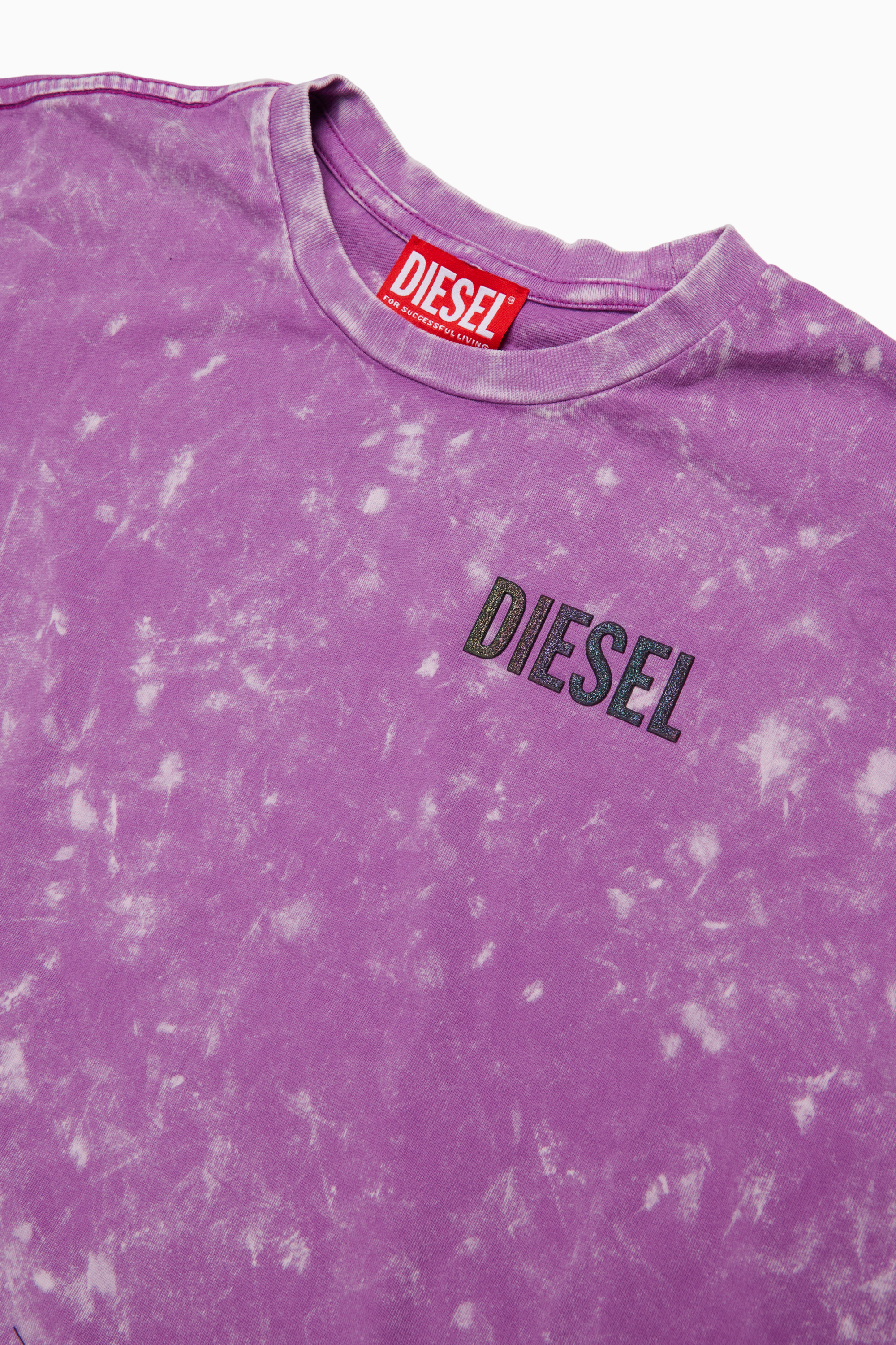 Diesel - TLOXY, T-shirt cropped avec effet tie-dye Femme in Violet - 3
